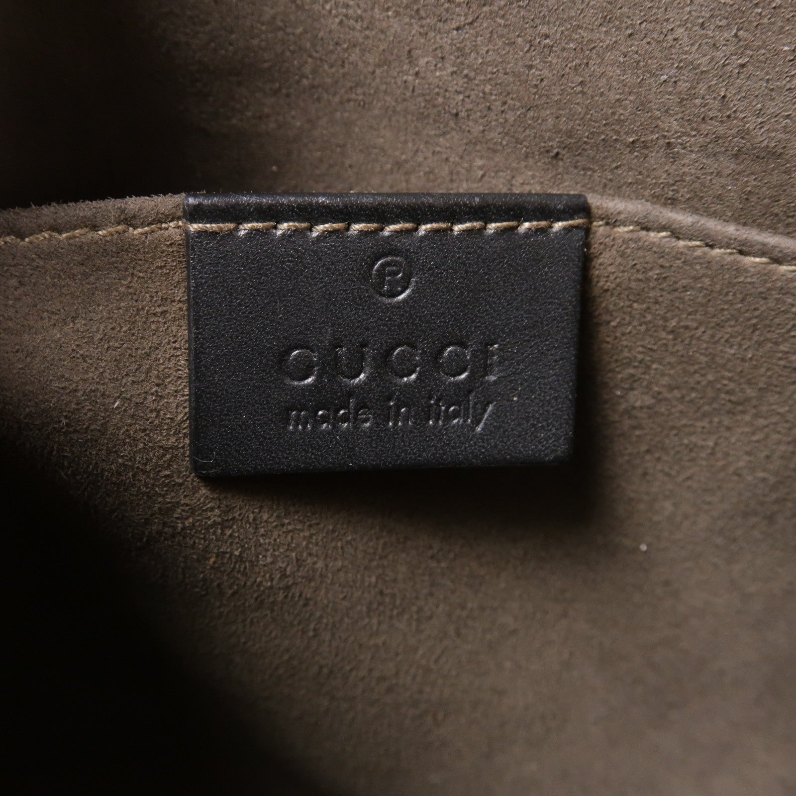 GUCCI 牛皮皮革GG Supreme Web Pouch銀扣手拿包黑色