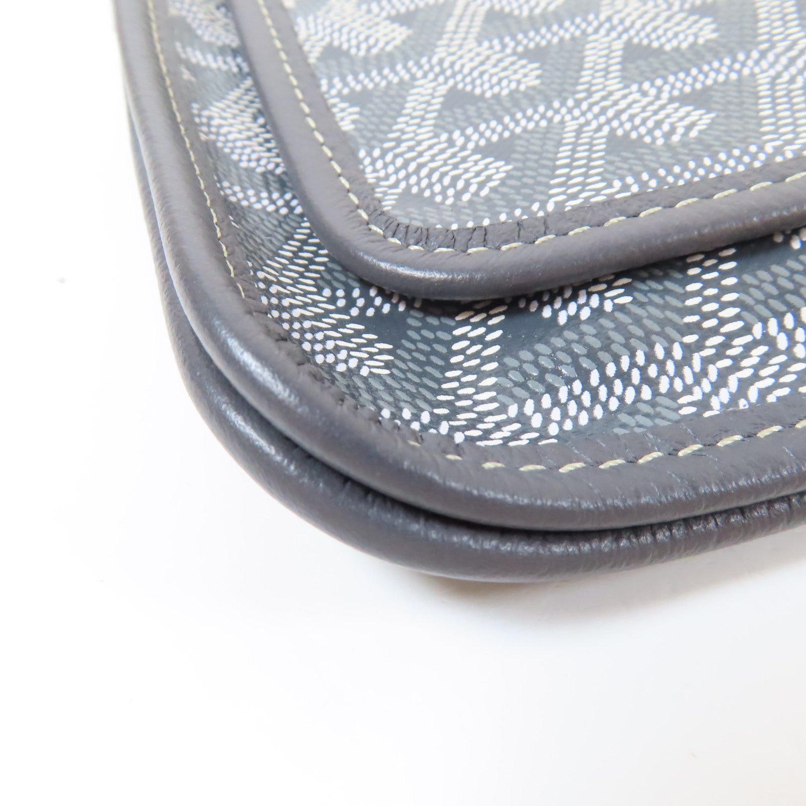 GOYARD 【激減優惠】塗層帆布Plumet Pocket Wallet銀扣肩背袋灰色