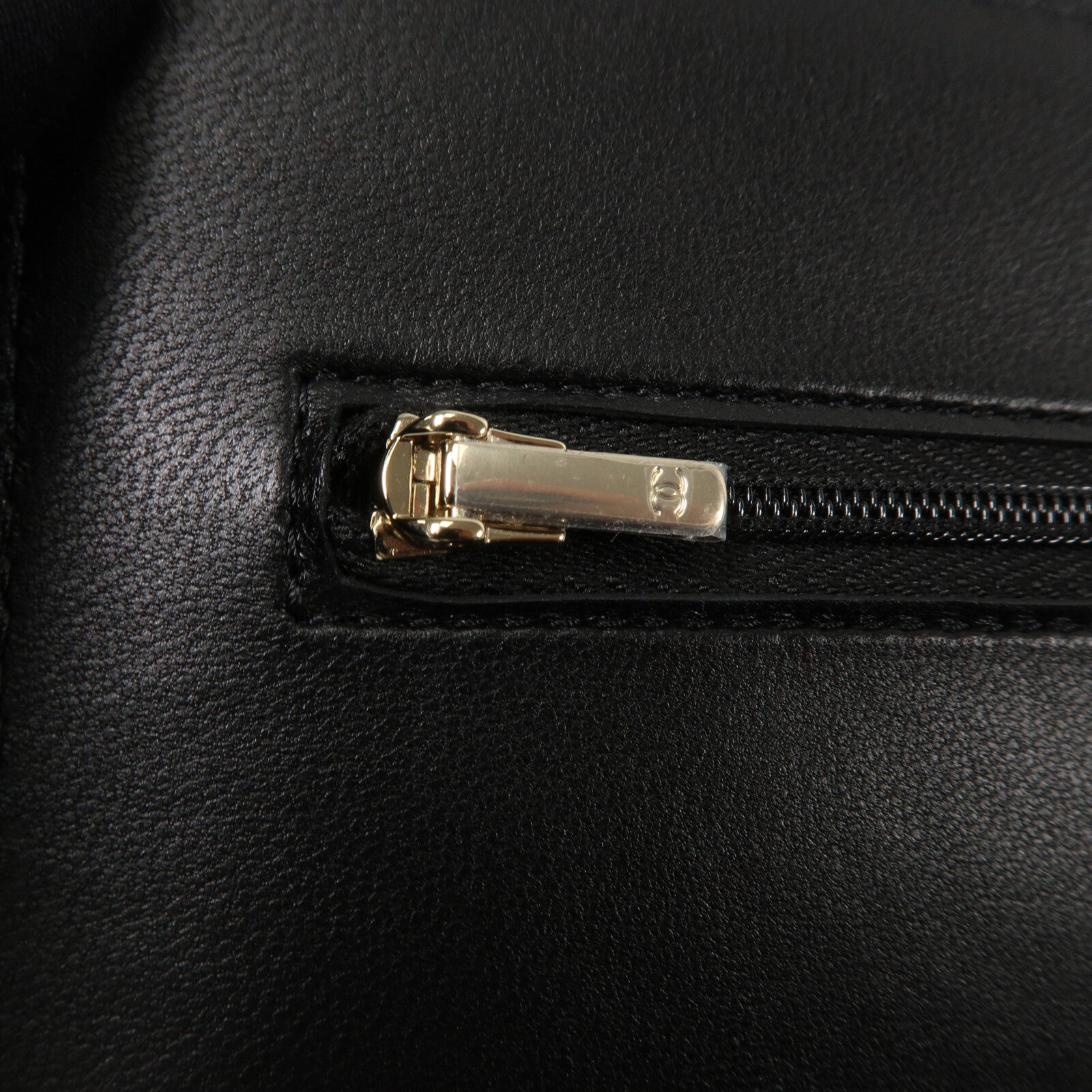 CHANEL 羊皮皮革WOC Wallet On Chain鏈帶肩背袋