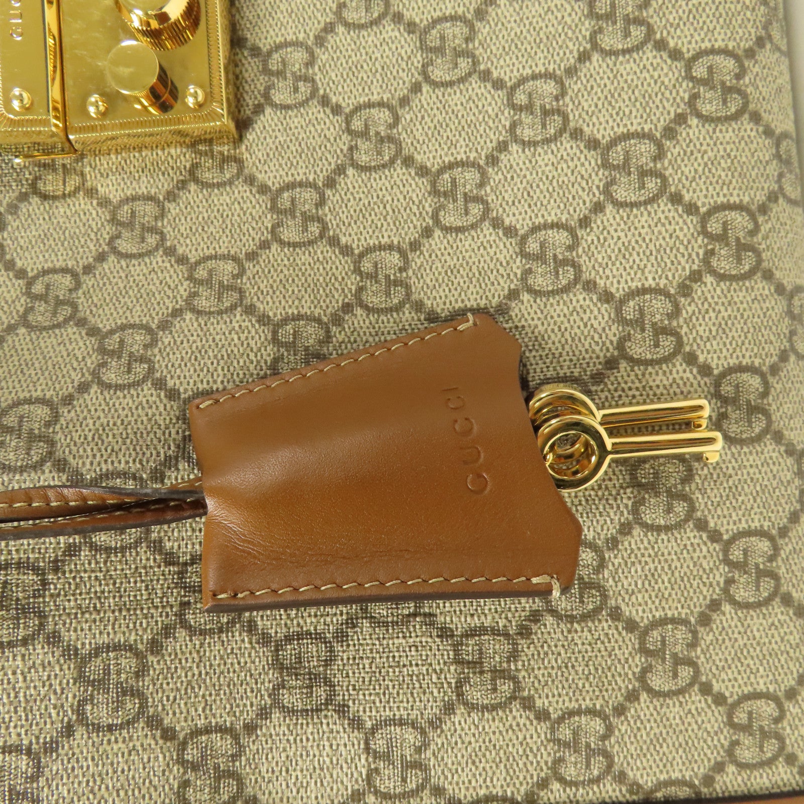 GUCCI 塗層帆布Padlock GG金扣鏈帶肩背袋
