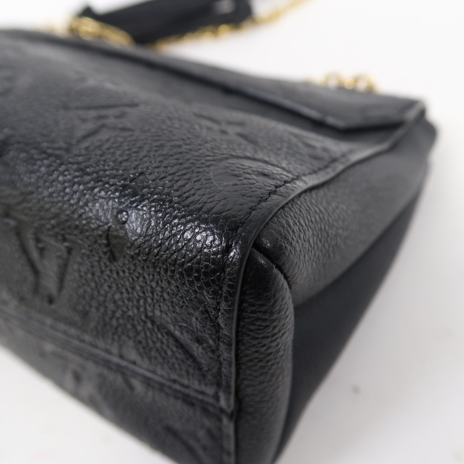 LOUIS VUITTON Monogram Empreinte Vavin PM金扣鏈帶肩背袋黑色