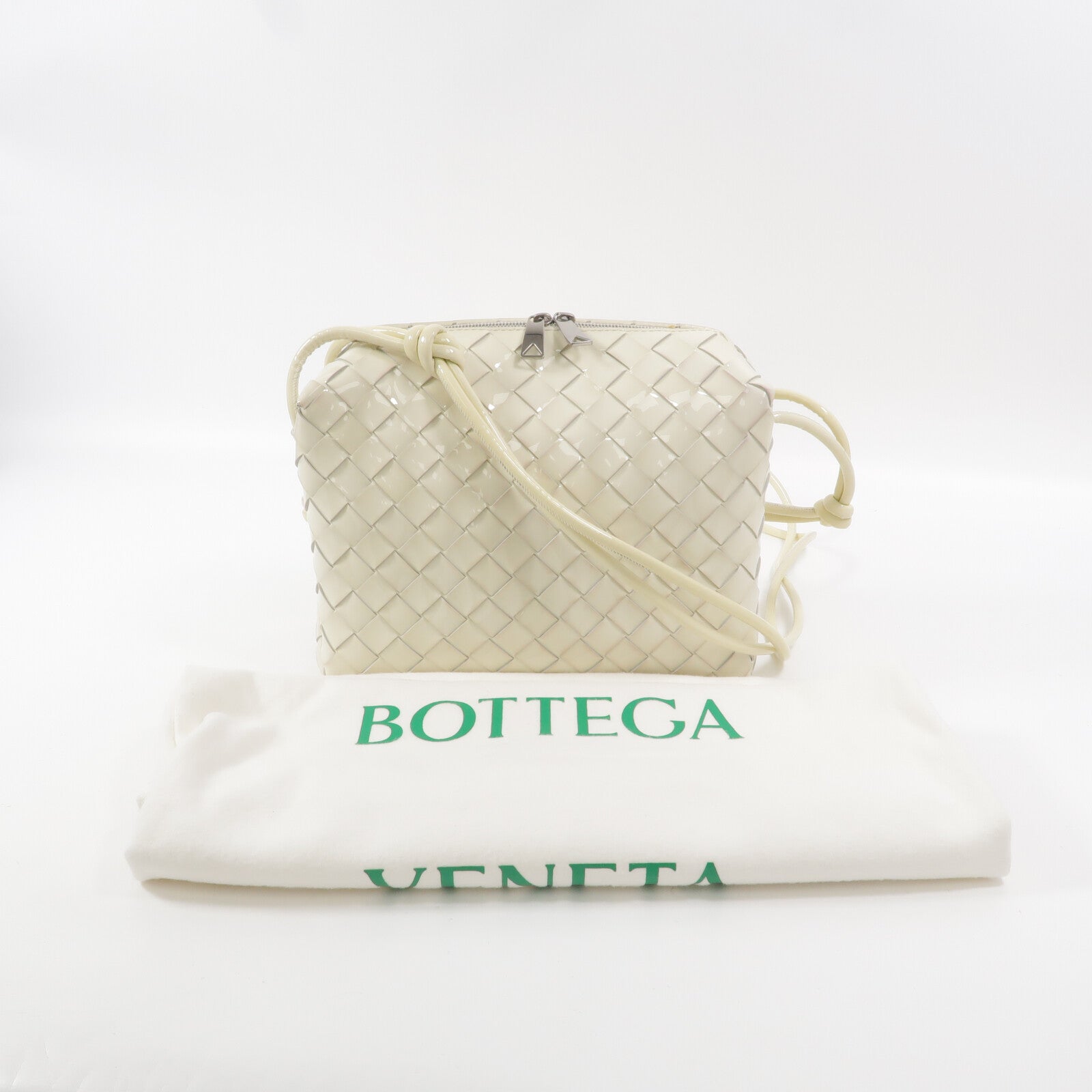 BOTTEGA VENETA 漆皮皮革Intrecciato Loop肩背袋