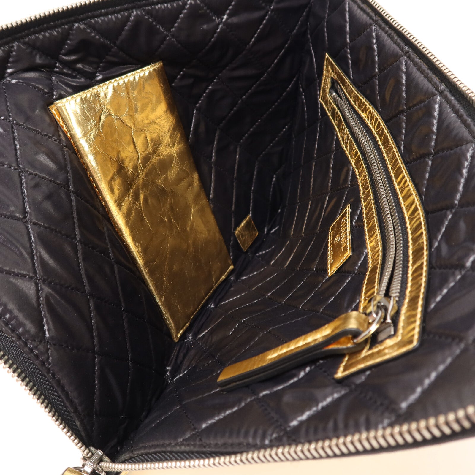 CHANEL 羊皮皮革Feministe Mais Feminine Pouch手拿包