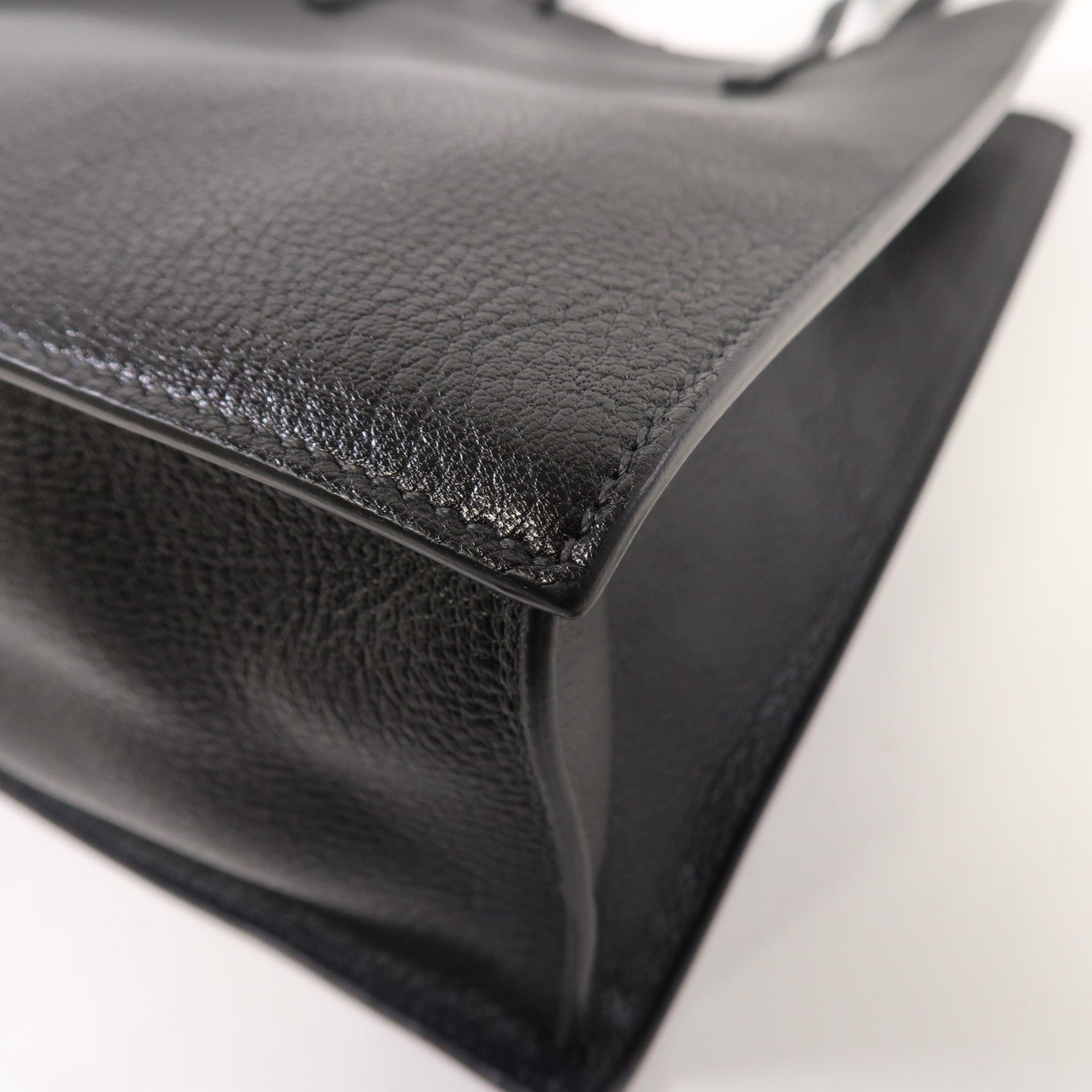 Miu Miu 牛皮皮革Shoulder Bag銀扣肩背袋黑色