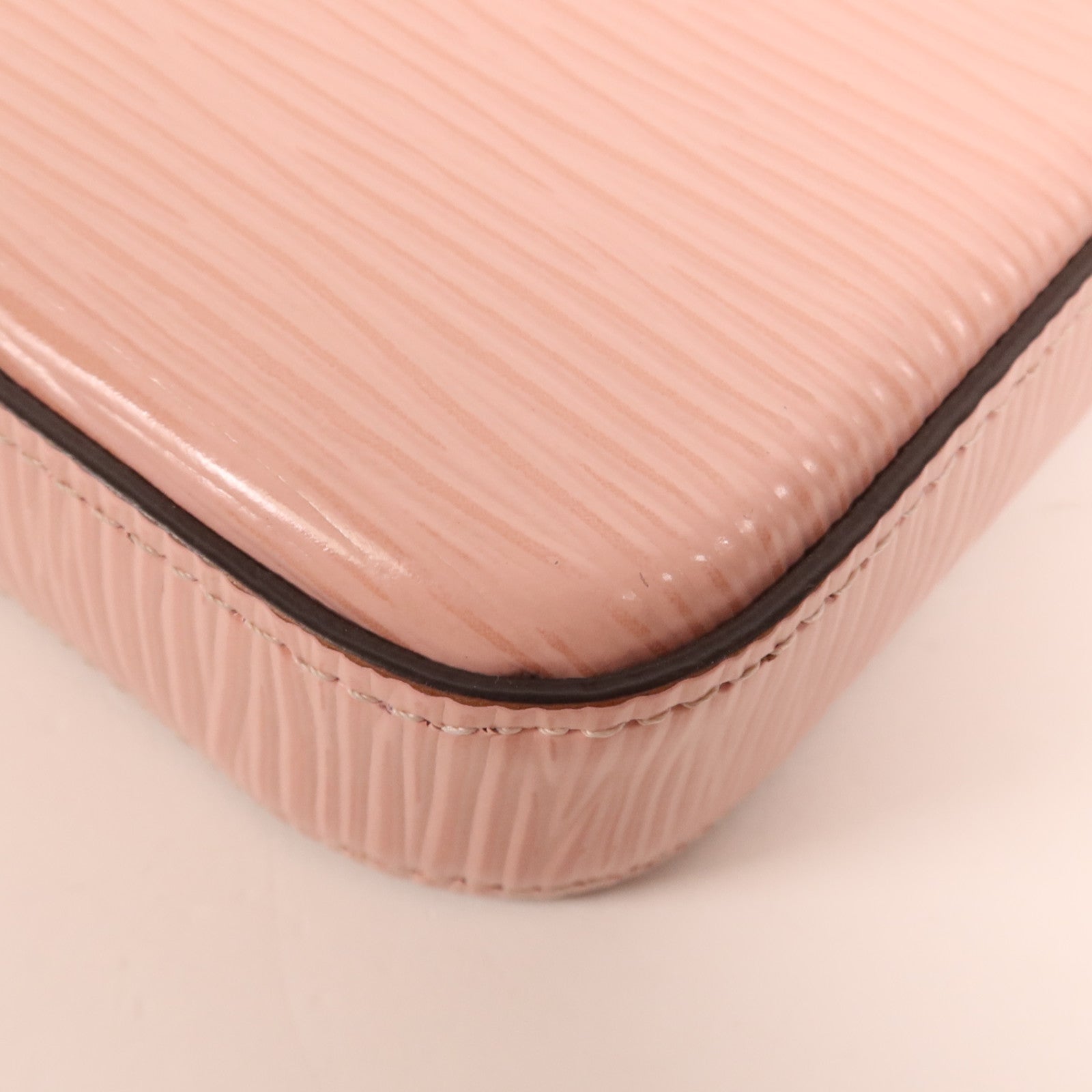 LOUIS VUITTON Epi Pochette Felicie銀扣鏈帶肩背袋