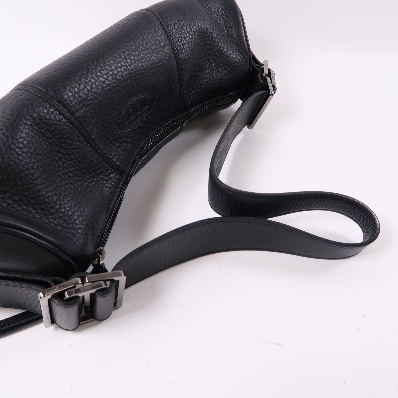 TOD'S 牛皮皮革Shoulder Bag銀扣肩背袋黑色
