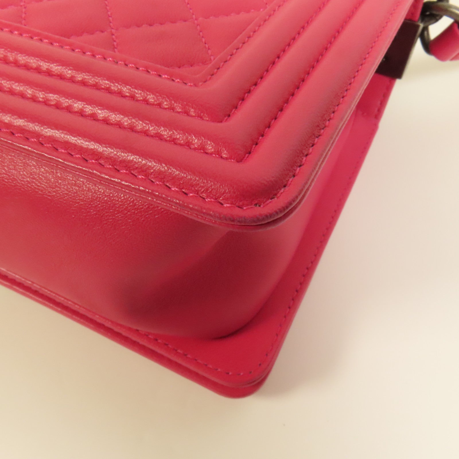 CHANEL 羊皮皮革Boy 25鏈帶肩背袋