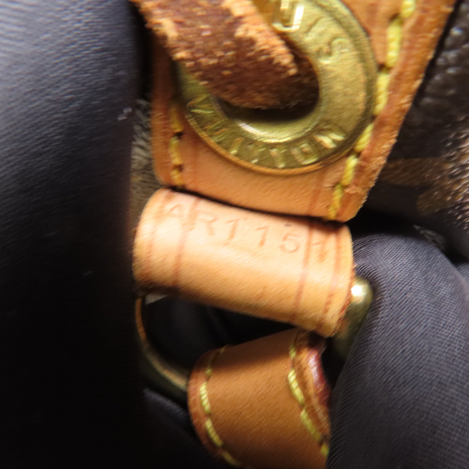 LOUIS VUITTON Monogram Noe金扣肩背袋