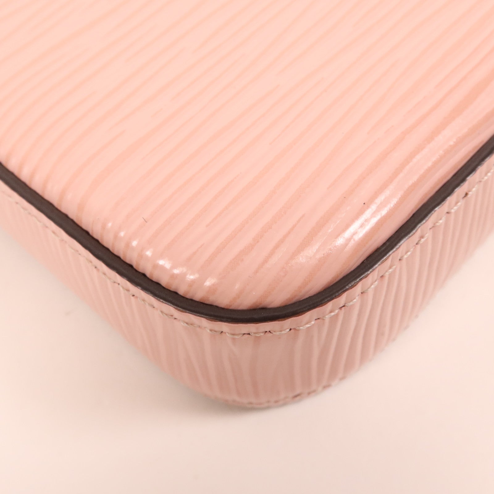 LOUIS VUITTON Epi Pochette Felicie銀扣鏈帶肩背袋