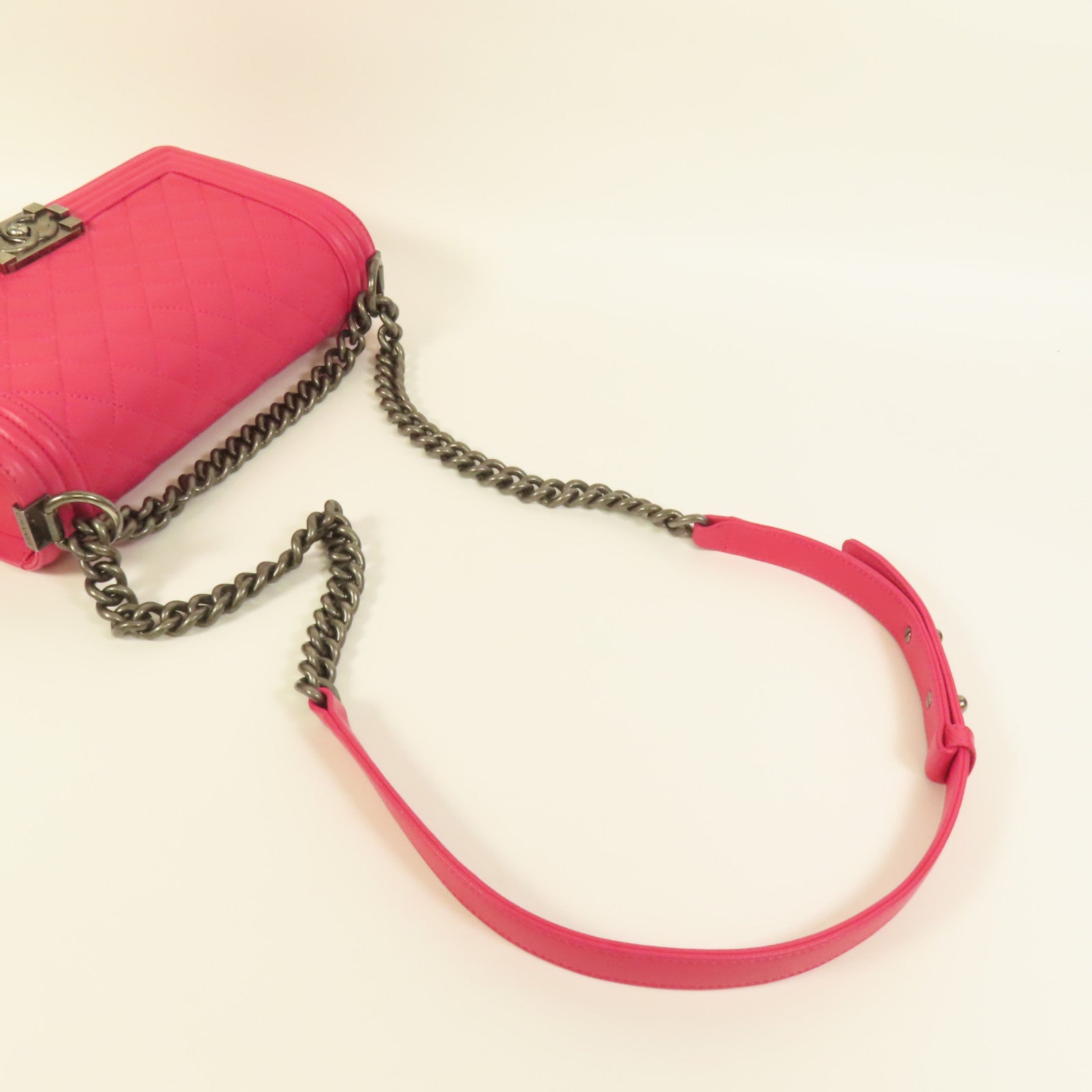 CHANEL 羊皮皮革Boy 25鏈帶肩背袋