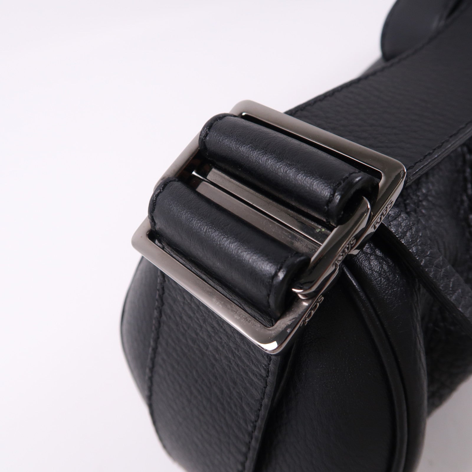TOD'S 牛皮皮革Shoulder Bag銀扣肩背袋黑色
