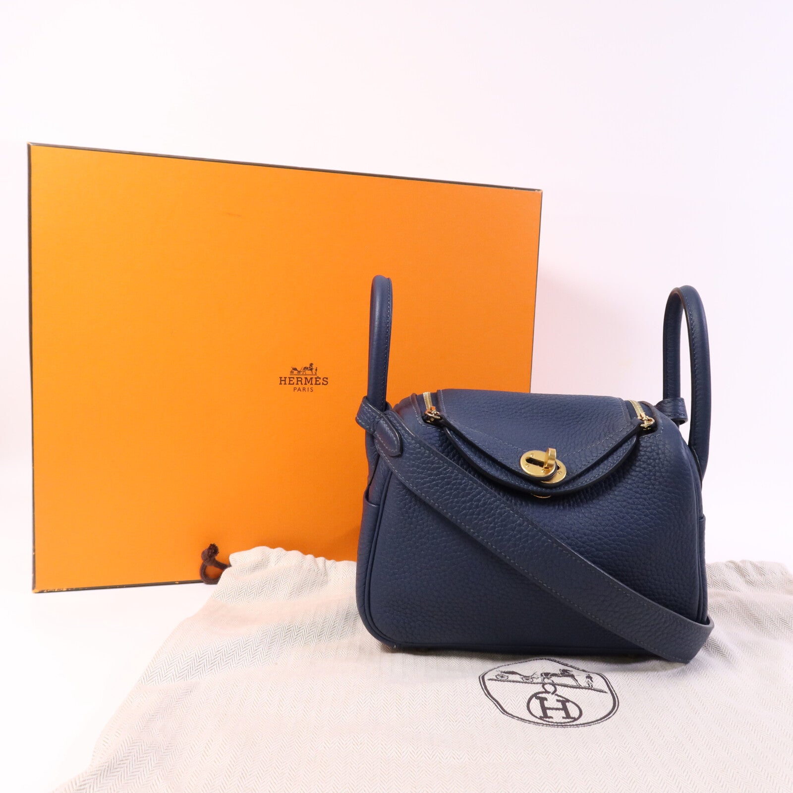 HERMES Clemence皮革Mini Lindy金扣手挽肩背兩用袋Bleu Nuit