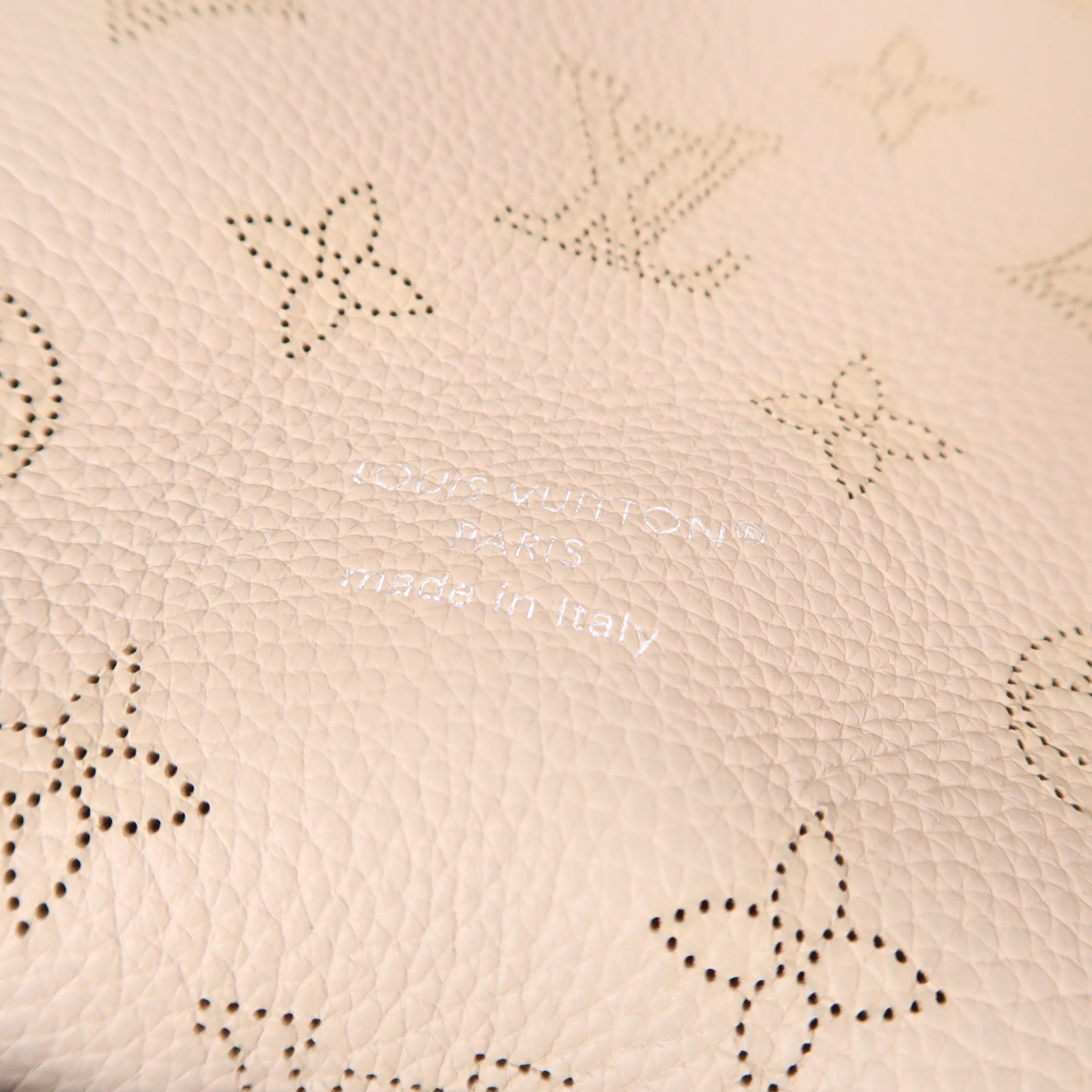 LOUIS VUITTON 【激減優惠】Mahina Boundless銀扣肩背袋/手挽袋