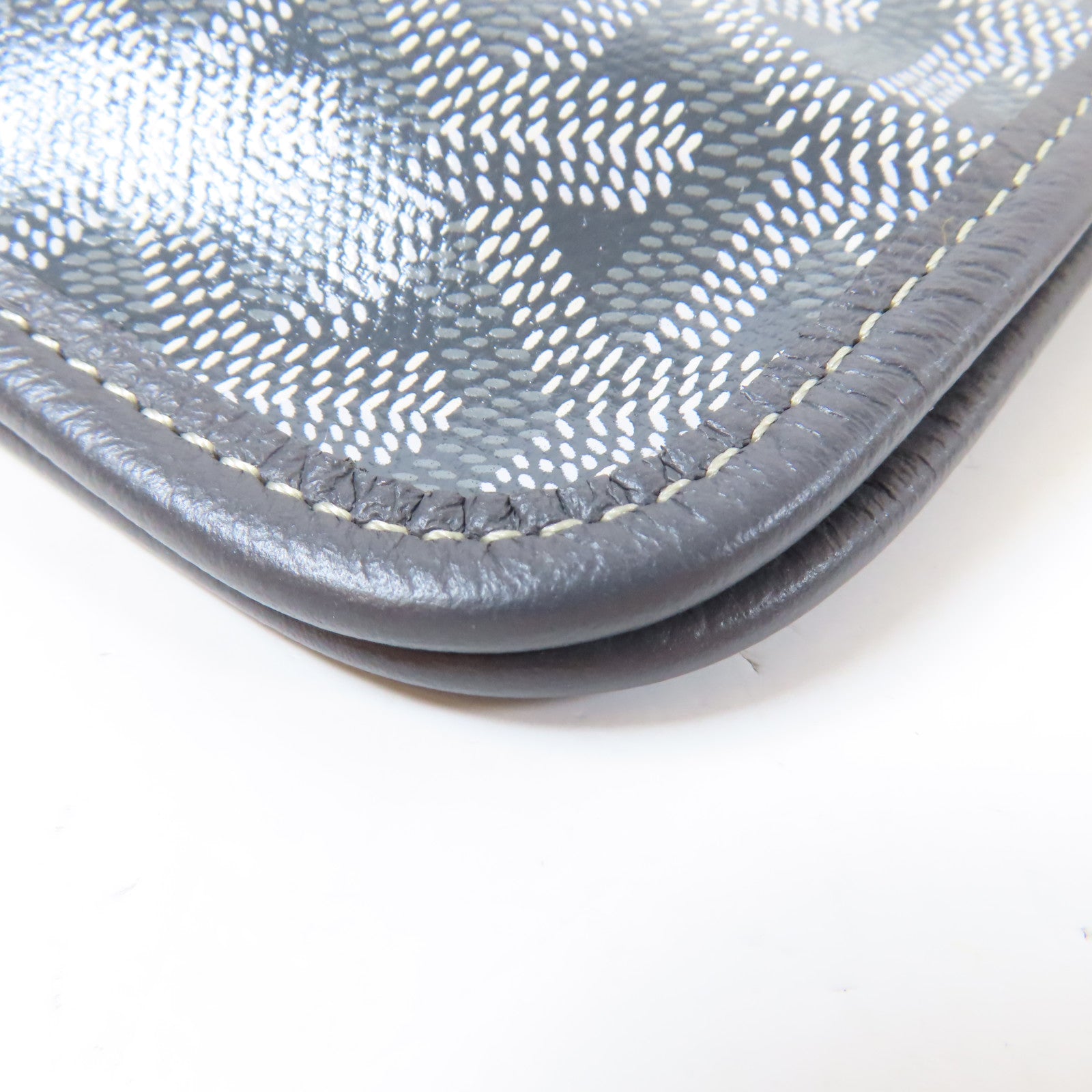 GOYARD 【激減優惠】塗層帆布Plumet Pocket Wallet銀扣肩背袋灰色