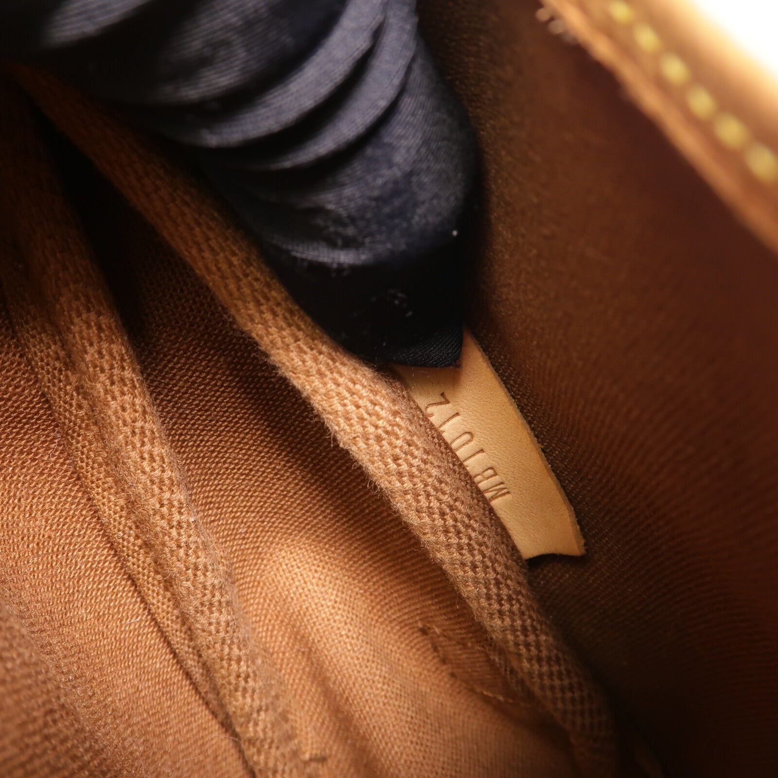 LOUIS VUITTON Monogram Saumur 30肩背袋