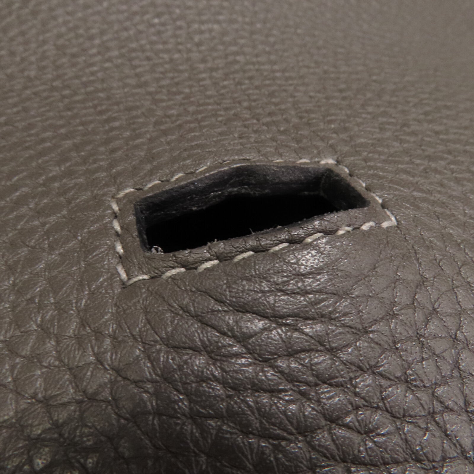 HERMES Clemence皮革Jypesiere 37銀扣肩背袋Etain