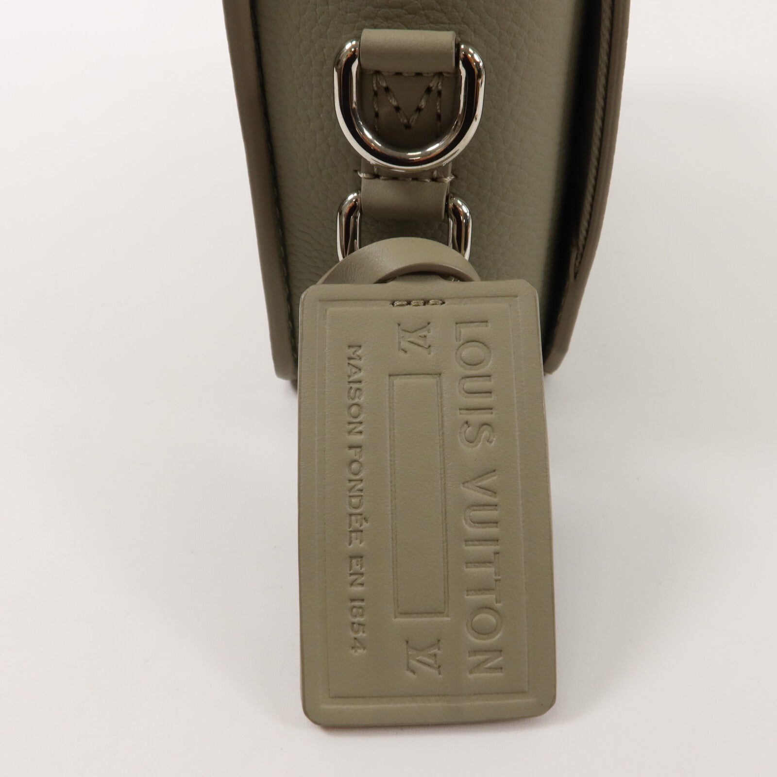 LOUIS VUITTON 牛皮皮革Flap Wearable Wallet肩背袋