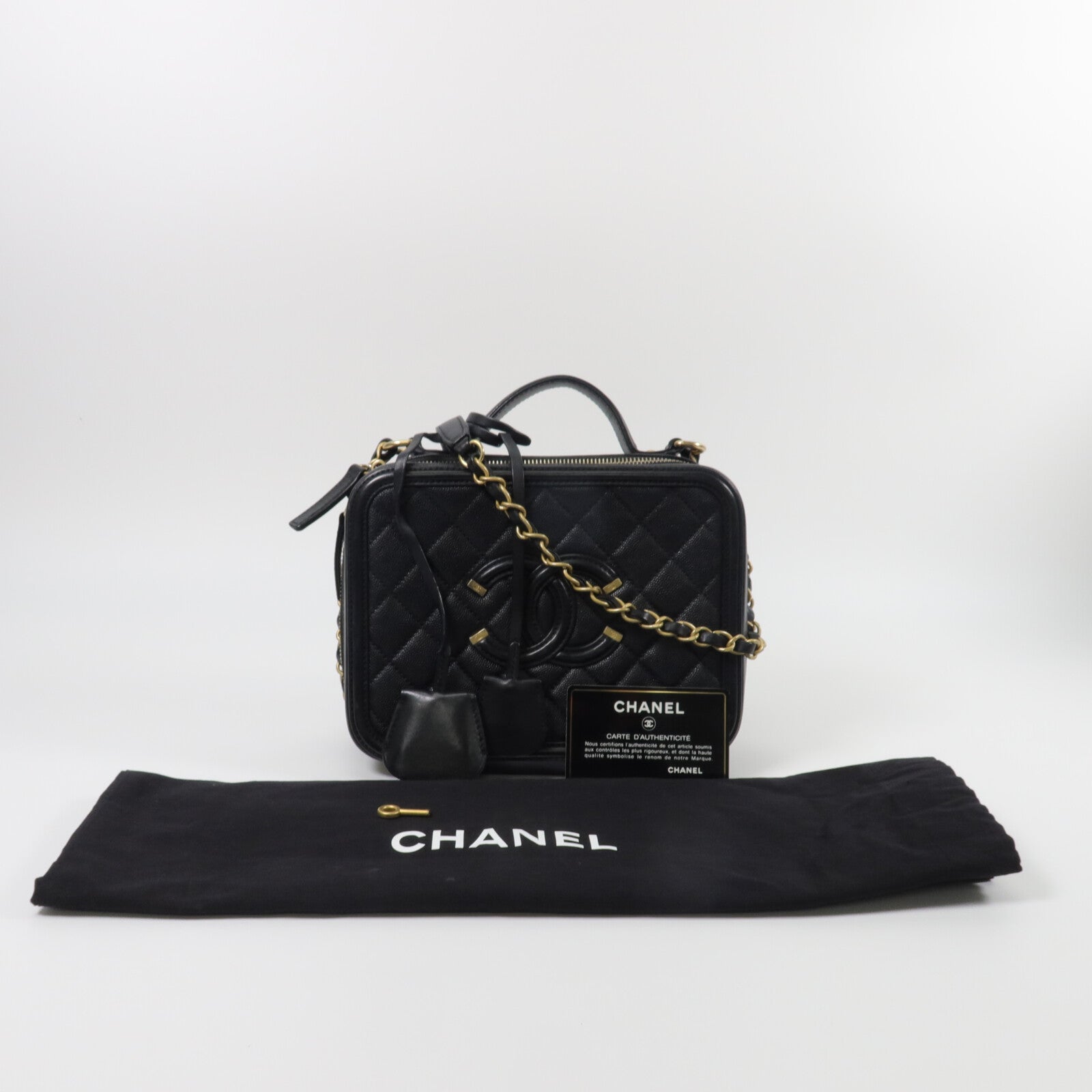 CHANEL 牛皮皮革CC Filigree Vanity Case Medium鏈帶肩背袋