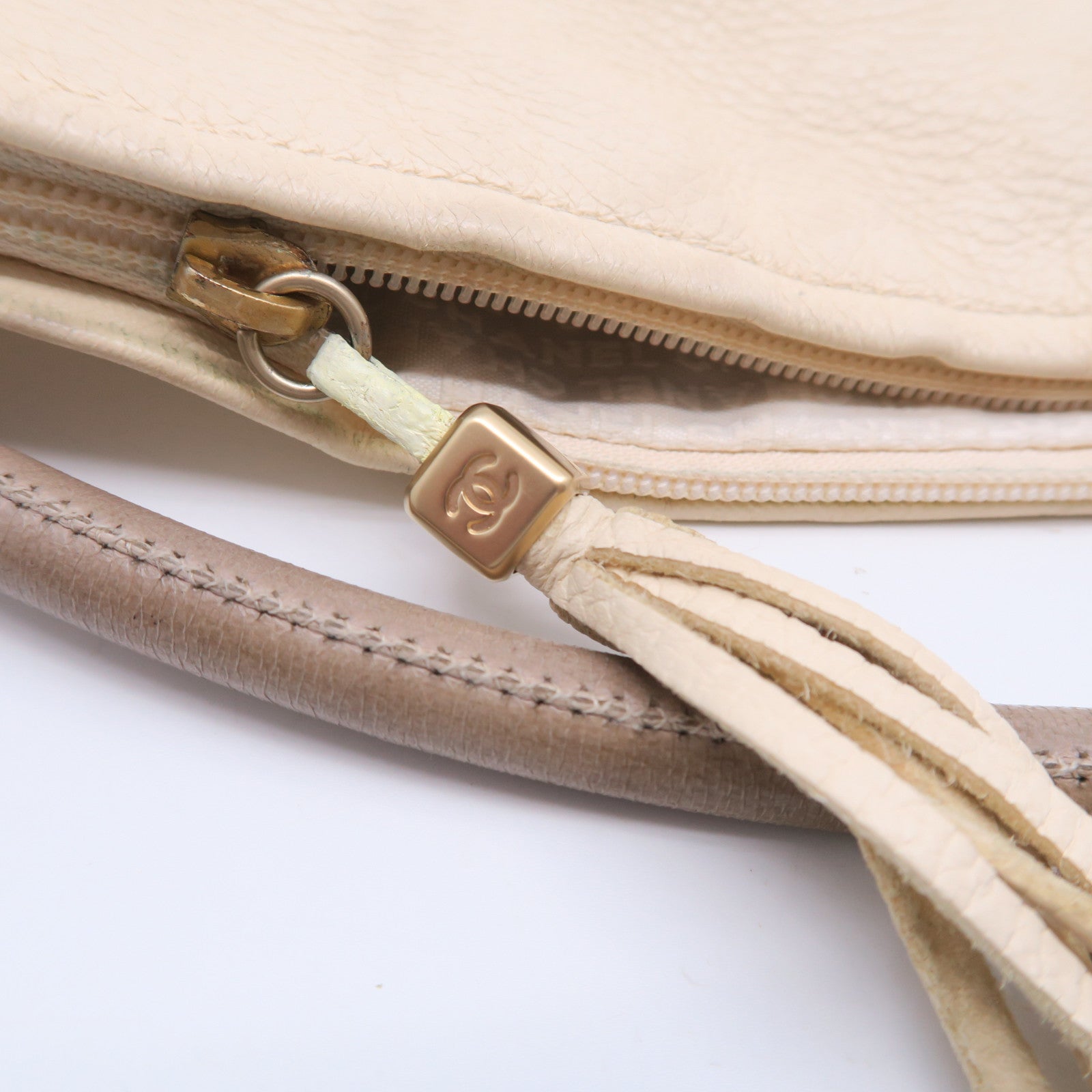 CHANEL 【清倉大減價】牛皮皮革Shoulder Bag金扣手挽肩背兩用袋米白色