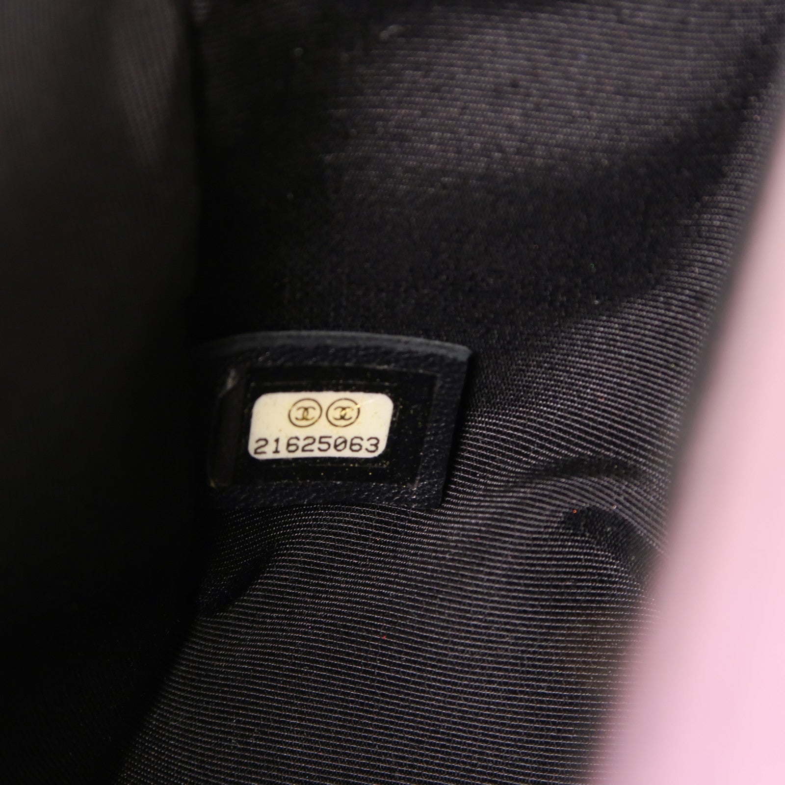 CHANEL 牛皮皮革Boy 25鏈帶肩背袋