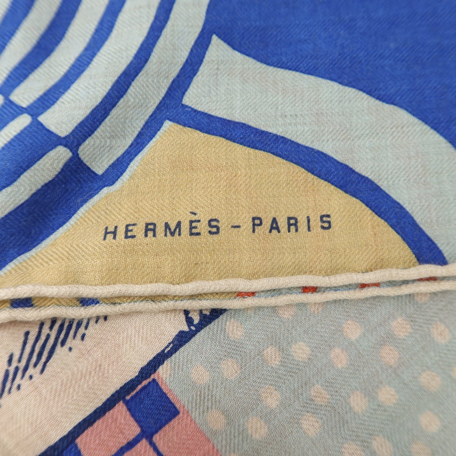 HERMES 羊絨/絲質Giant Triangle Scarf絲巾