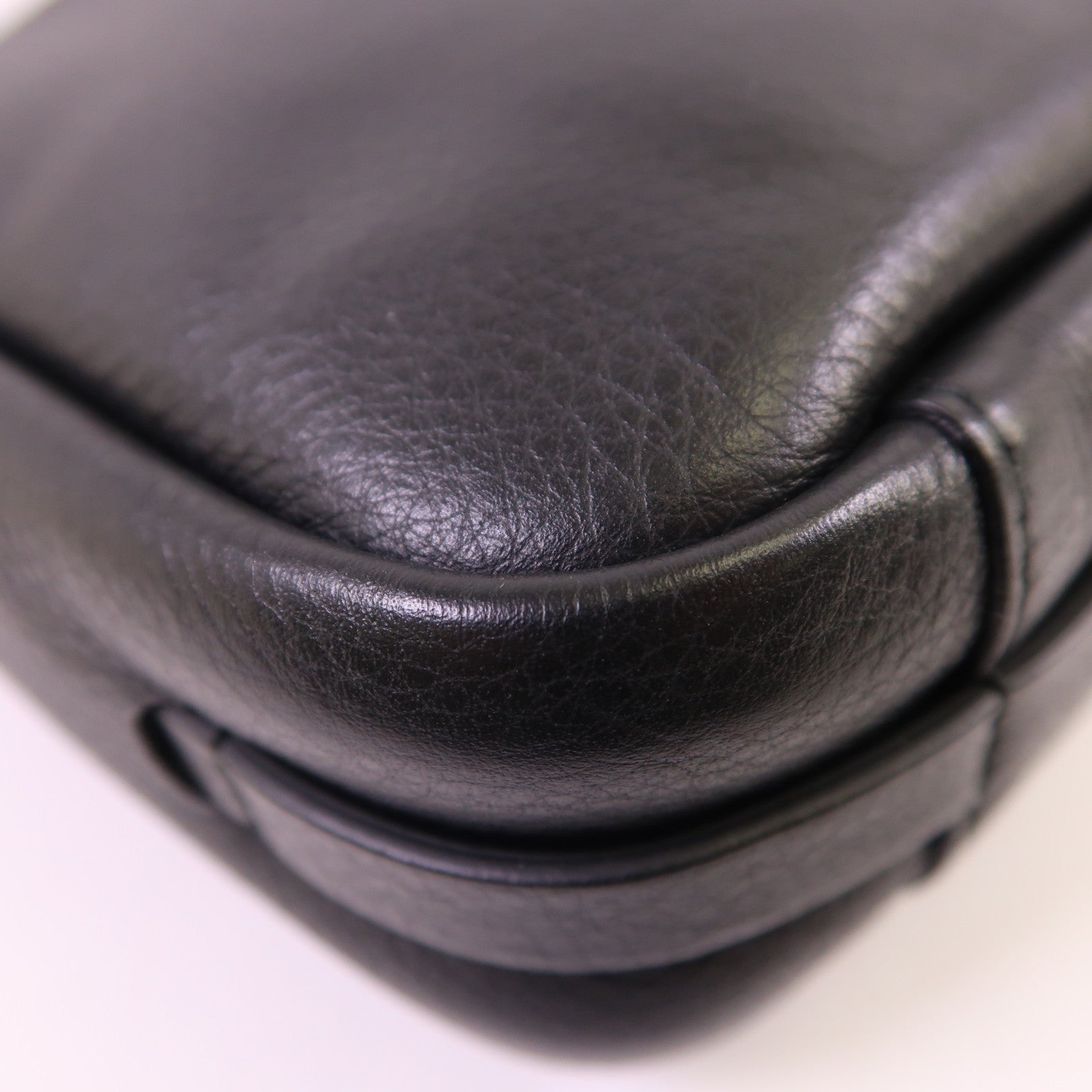 BALENCIAGA 牛皮皮革Everyday Camera Bag銀扣肩背袋