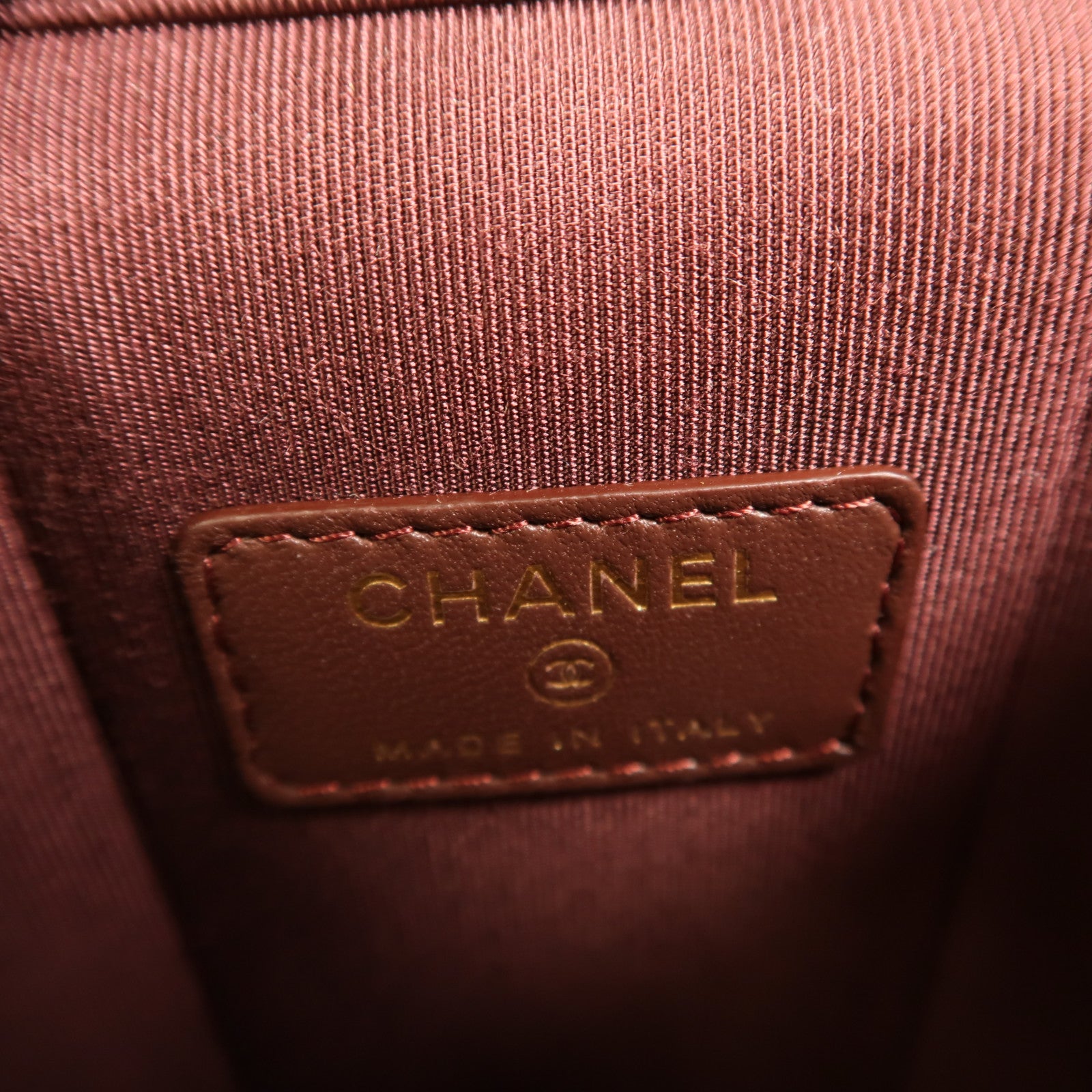 CHANEL 羊皮皮革Mini Pouch With Chain金扣鏈帶肩背袋