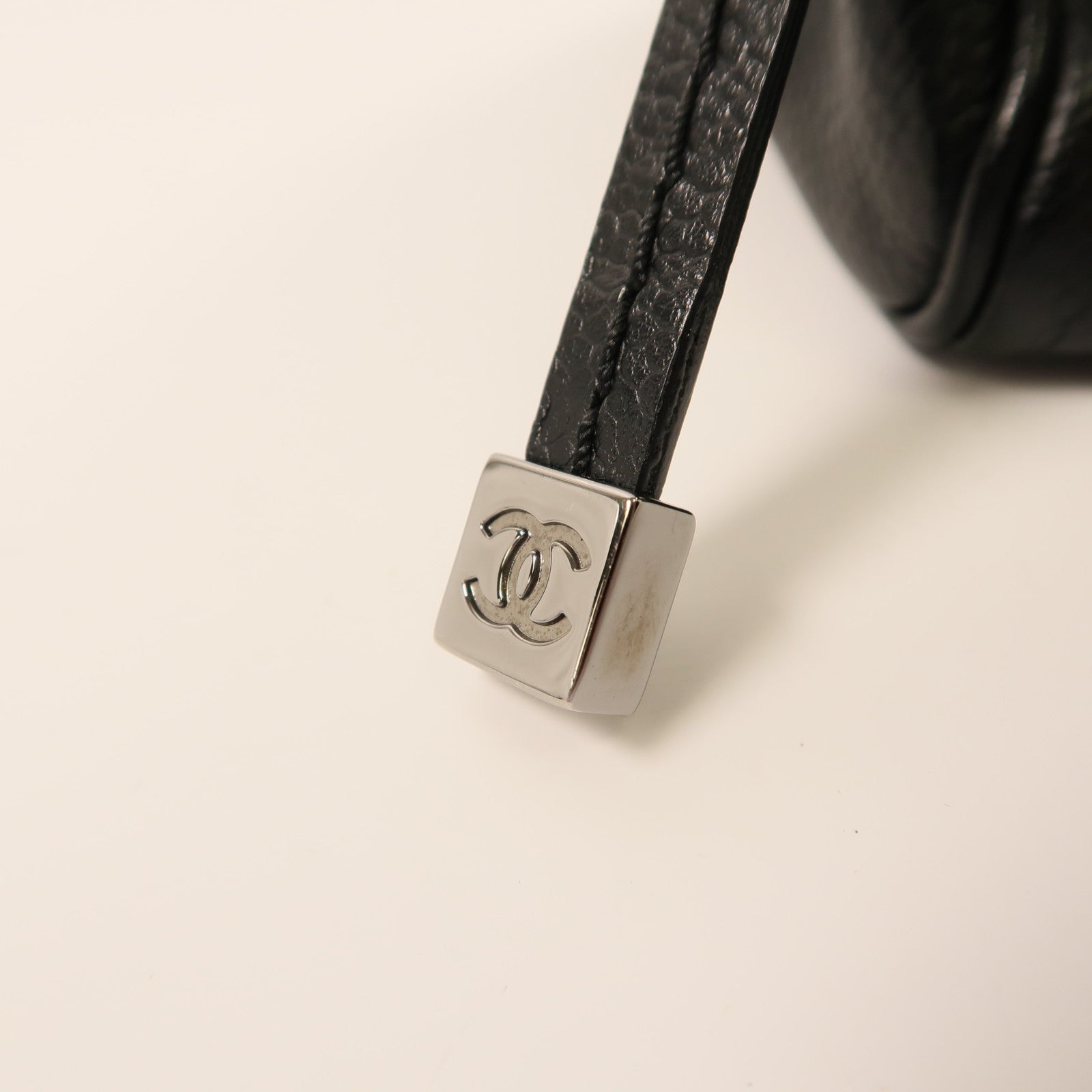 CHANEL 牛皮皮革Handbag銀扣手挽袋黑色