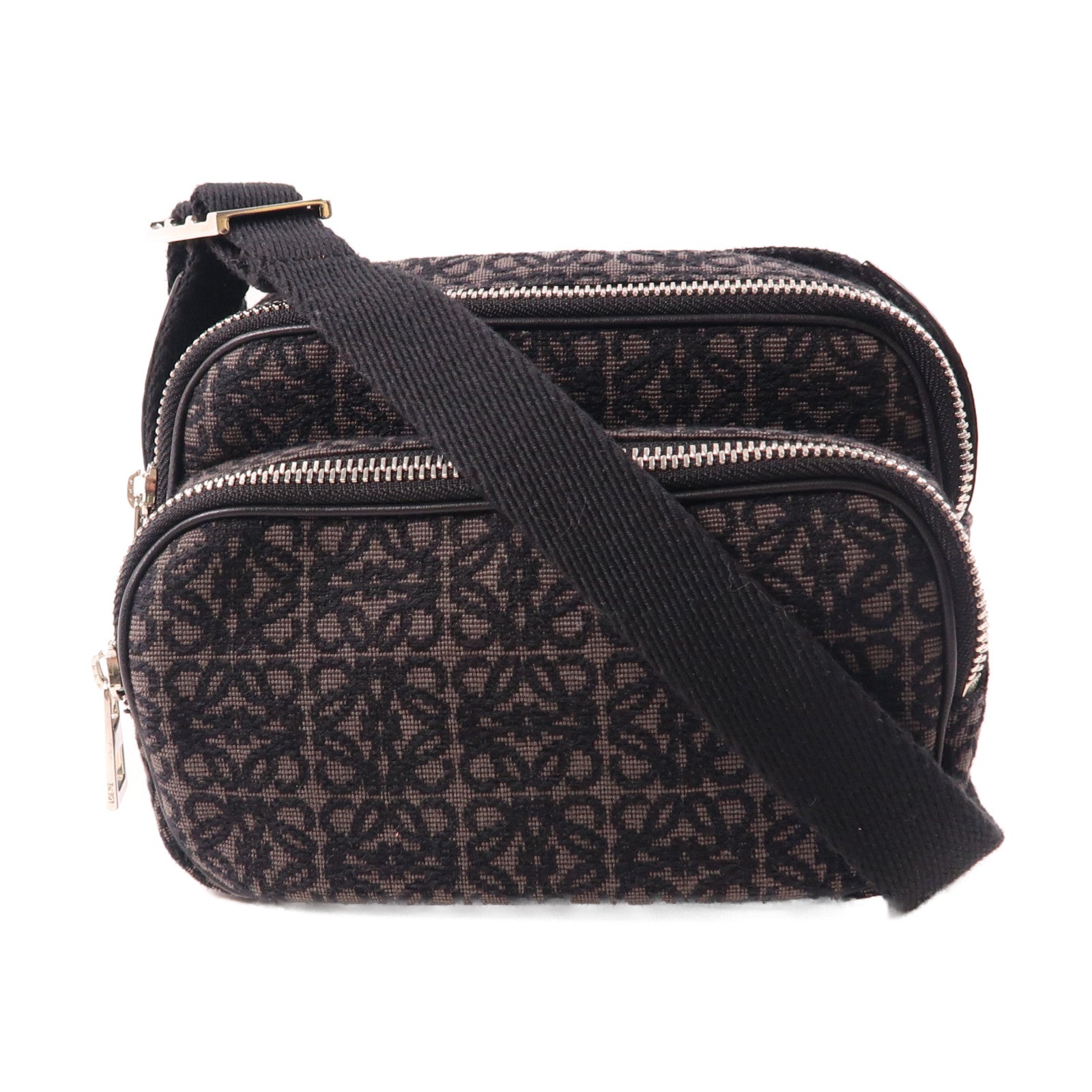 LOEWE 帆布Anagram Camera Bag銀扣肩背袋黑色