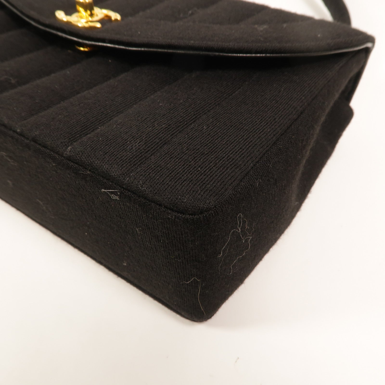 CHANEL 帆布Mademoiselle Vertical Quilted肩背袋