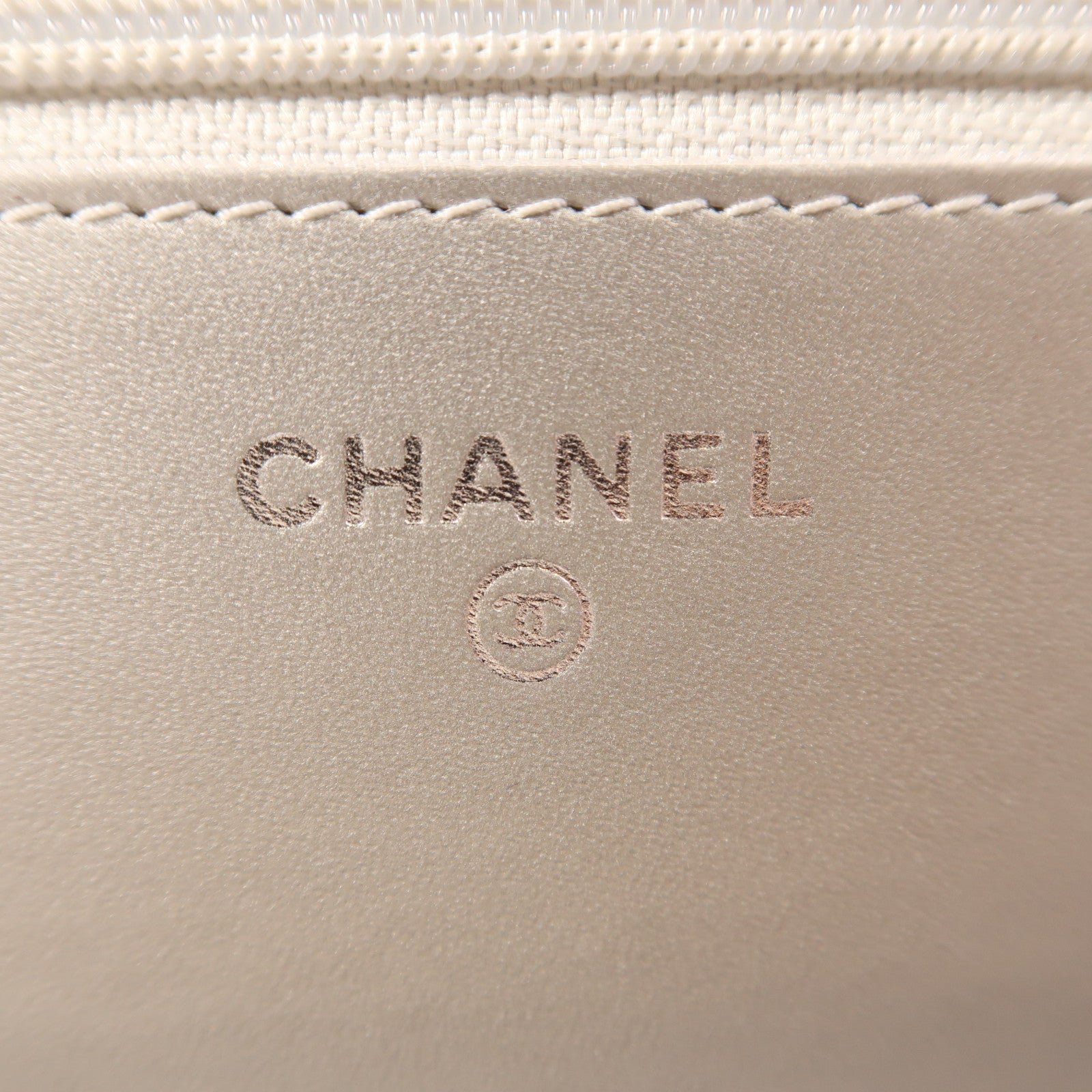 CHANEL 【激減優惠】漆皮皮革Wallet On Chain銀扣鏈帶肩背袋