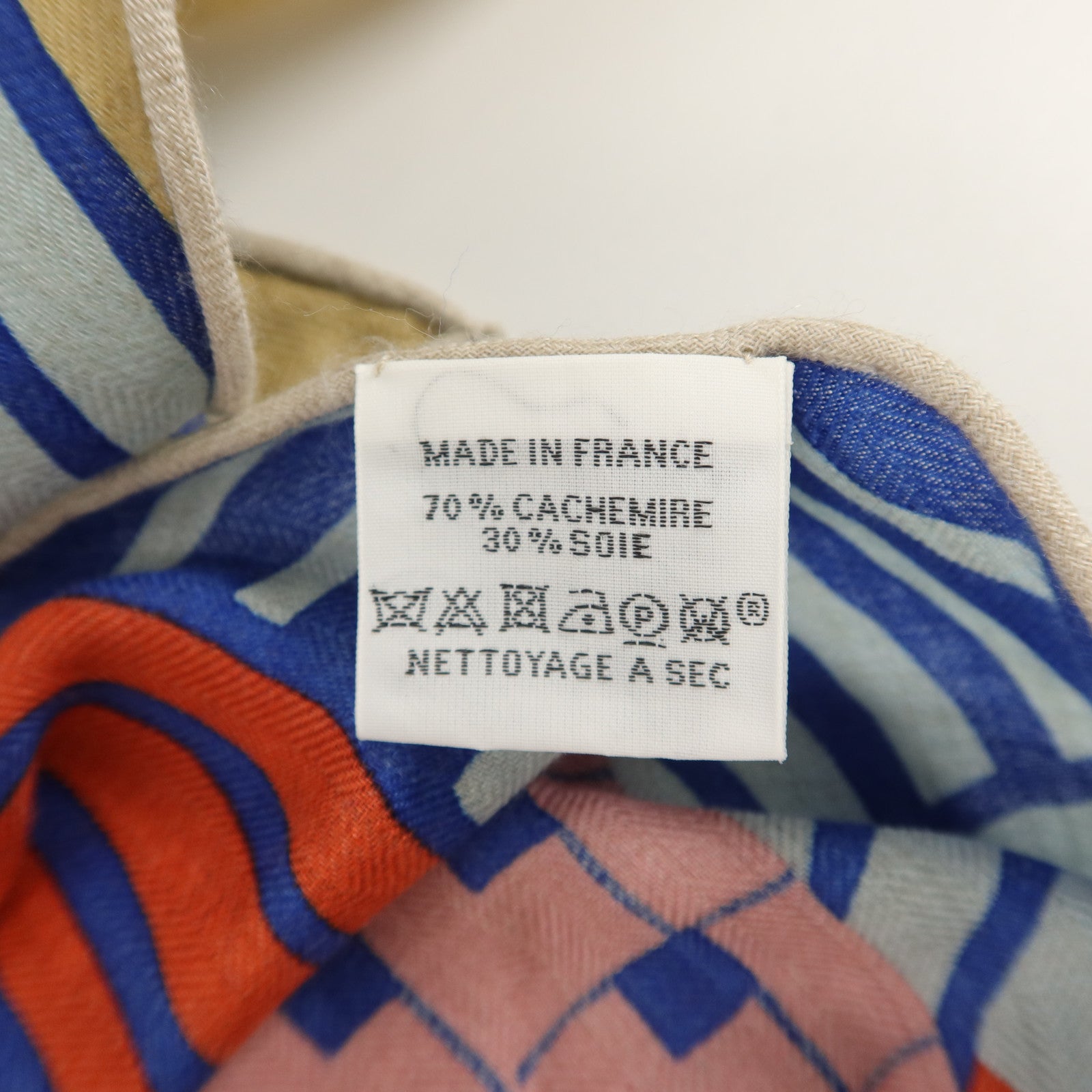 HERMES 羊絨/絲質Giant Triangle Scarf絲巾