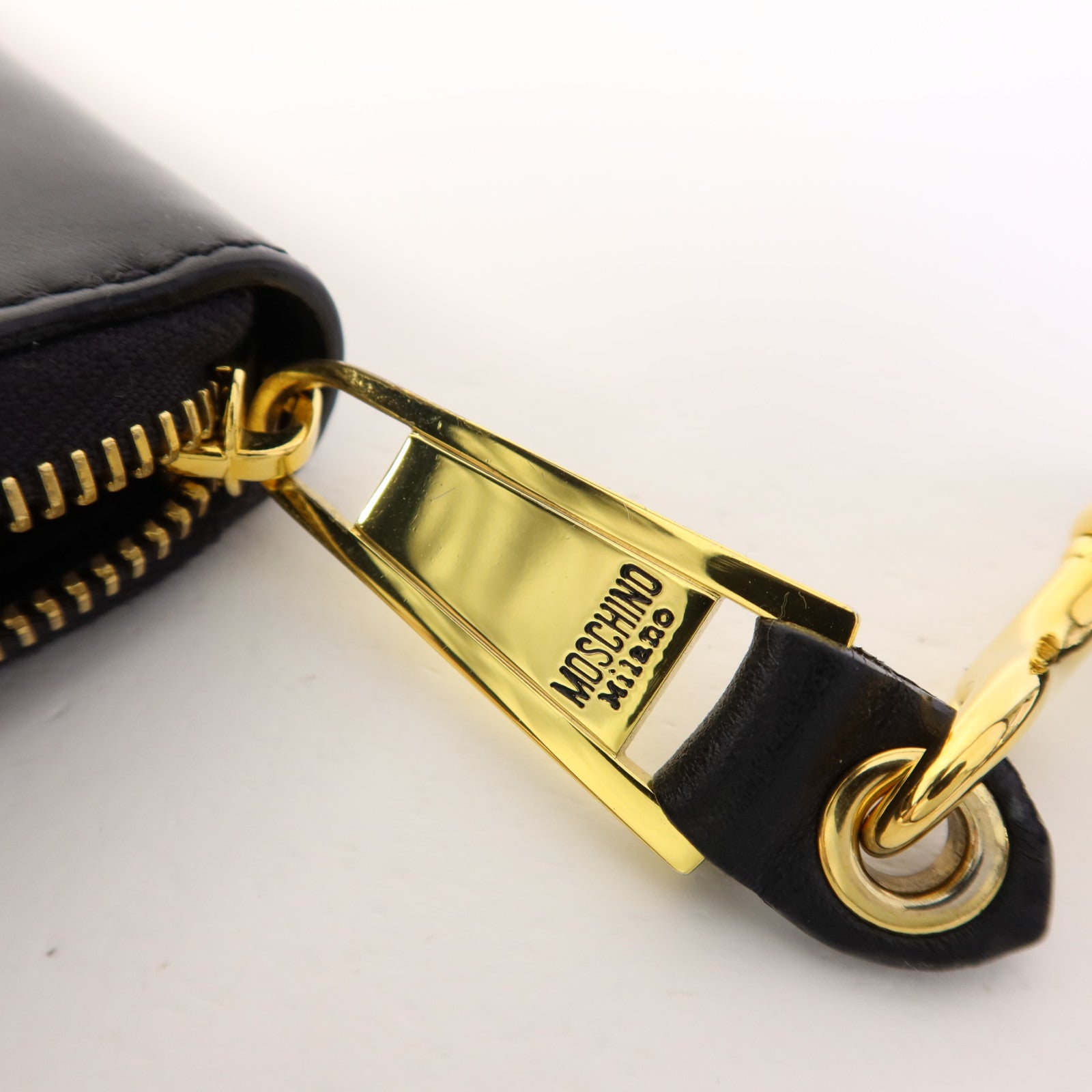 MOSCHINO 【激減優惠】牛皮皮革Zip Long Wallet金扣長錢包