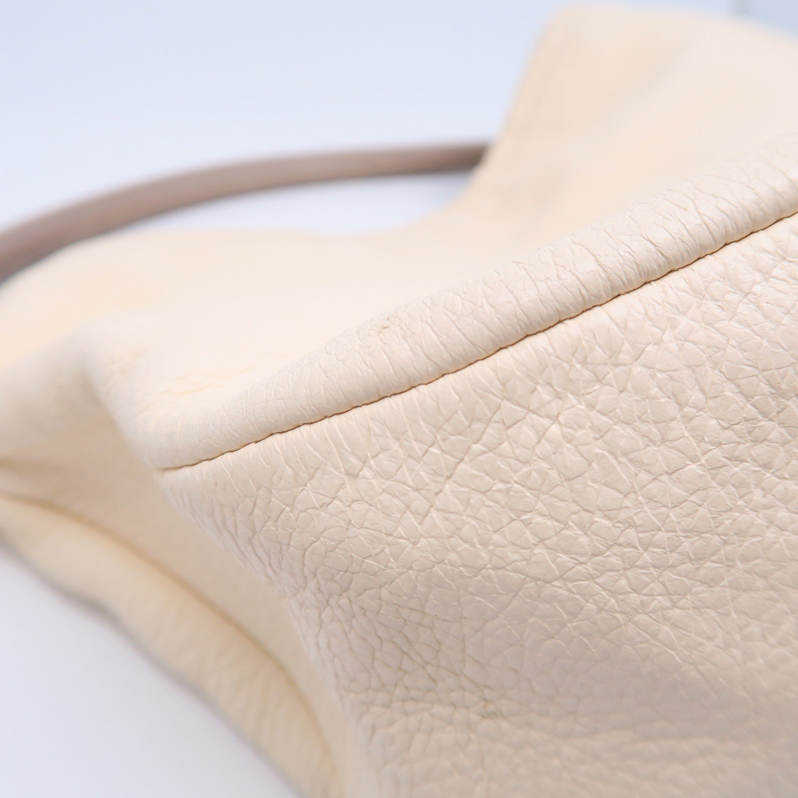 CHANEL 【清倉大減價】牛皮皮革Shoulder Bag金扣手挽肩背兩用袋米白色