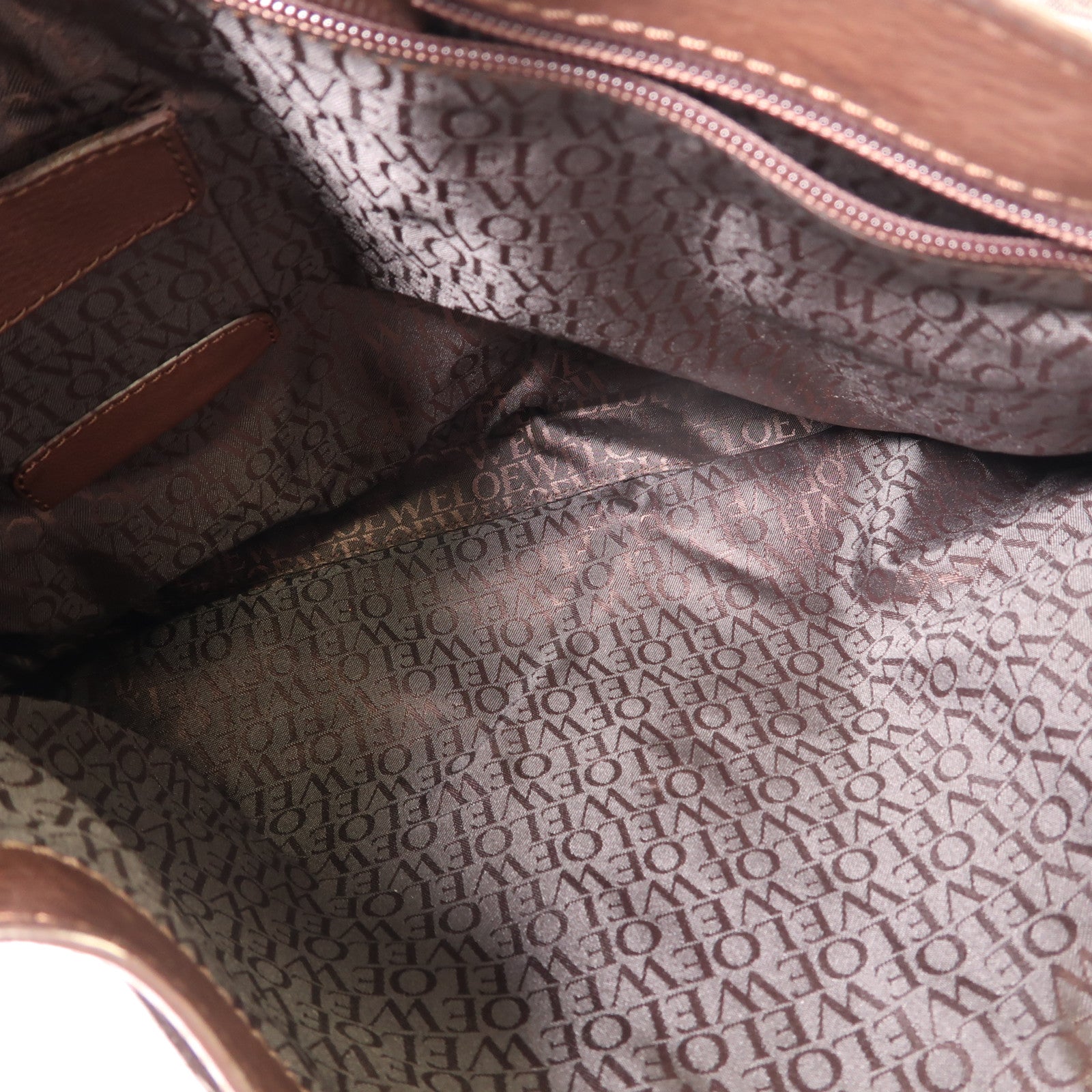 LOEWE 牛皮皮革Messenger Bag金扣斜挎包棕色