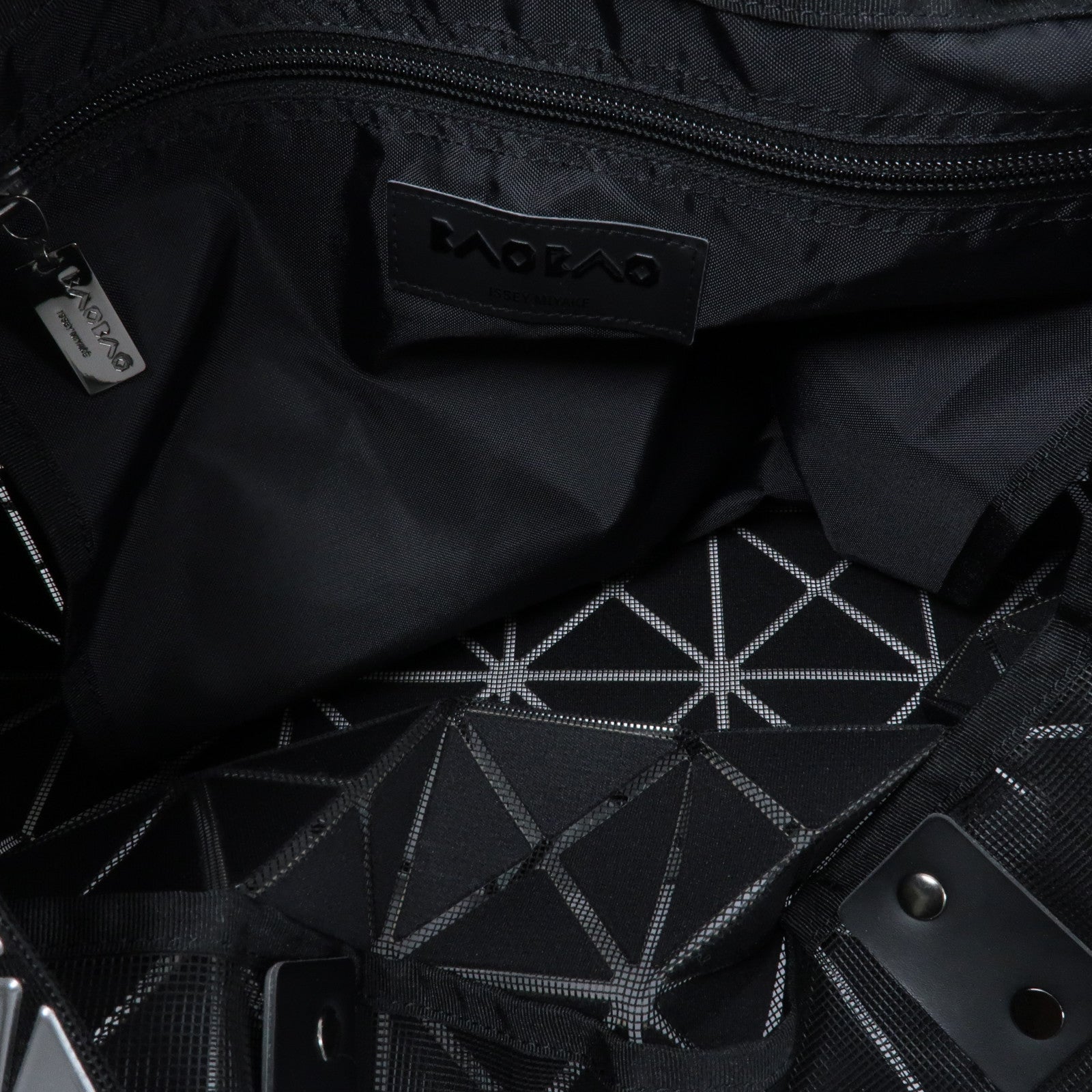 BAO BAO ISSEYMIYAKE PVC Tote Bag銀扣手挽袋