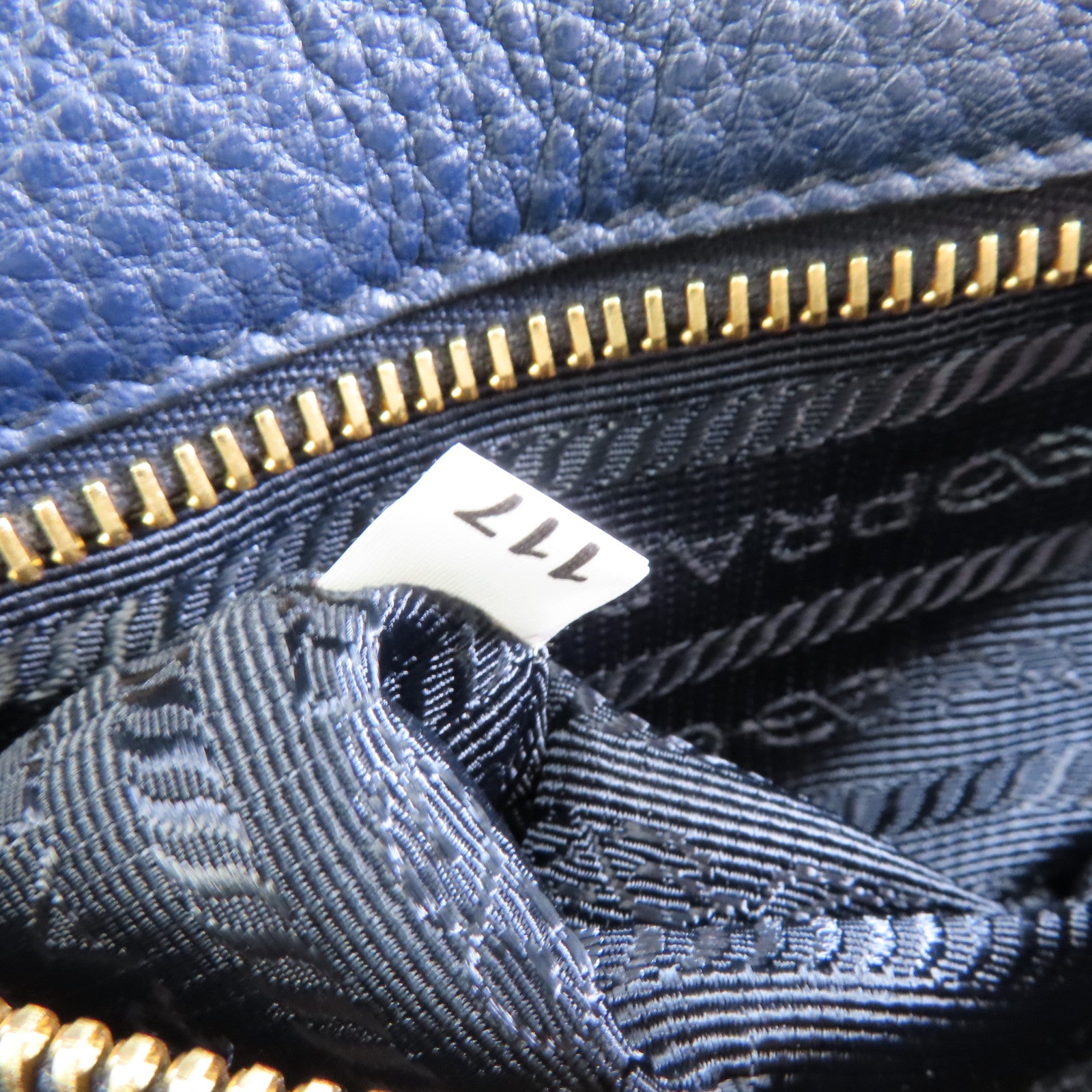 PRADA 牛皮皮革Shoulder Bag金扣肩背袋藍色