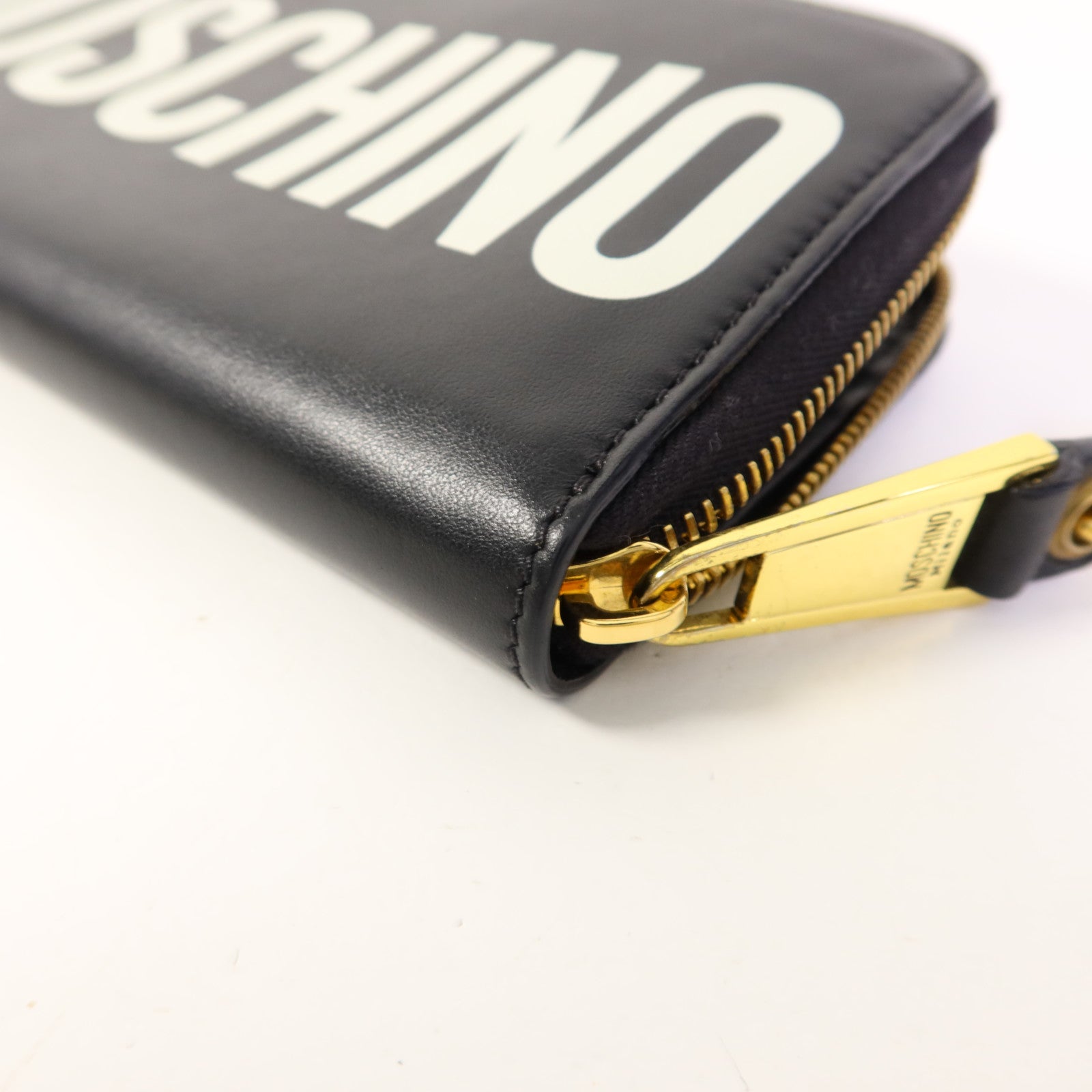 MOSCHINO 【激減優惠】牛皮皮革Zip Long Wallet金扣長錢包