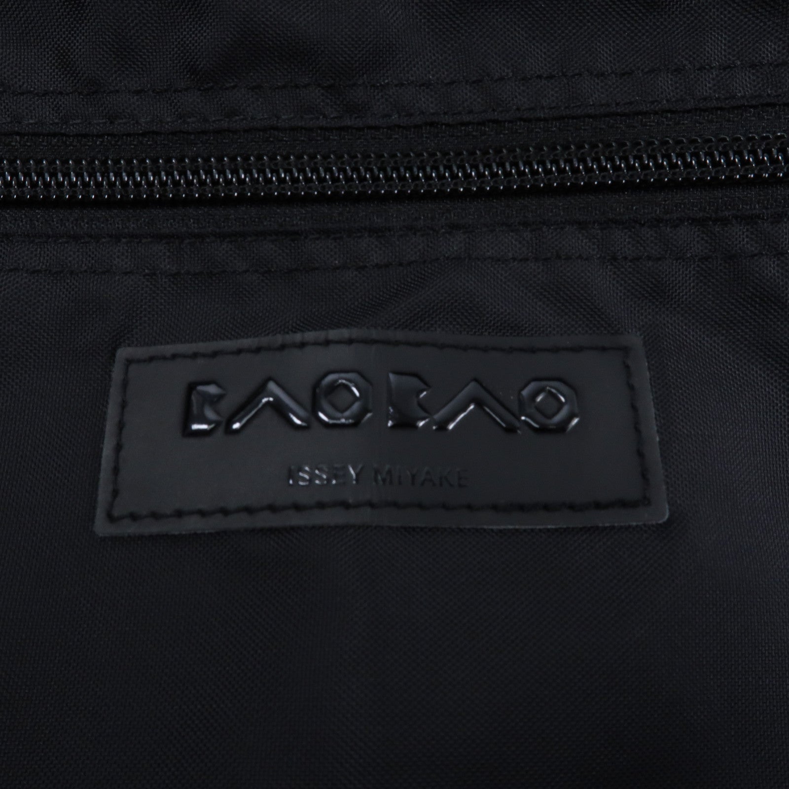 BAO BAO ISSEYMIYAKE PVC Tote Bag銀扣手挽袋