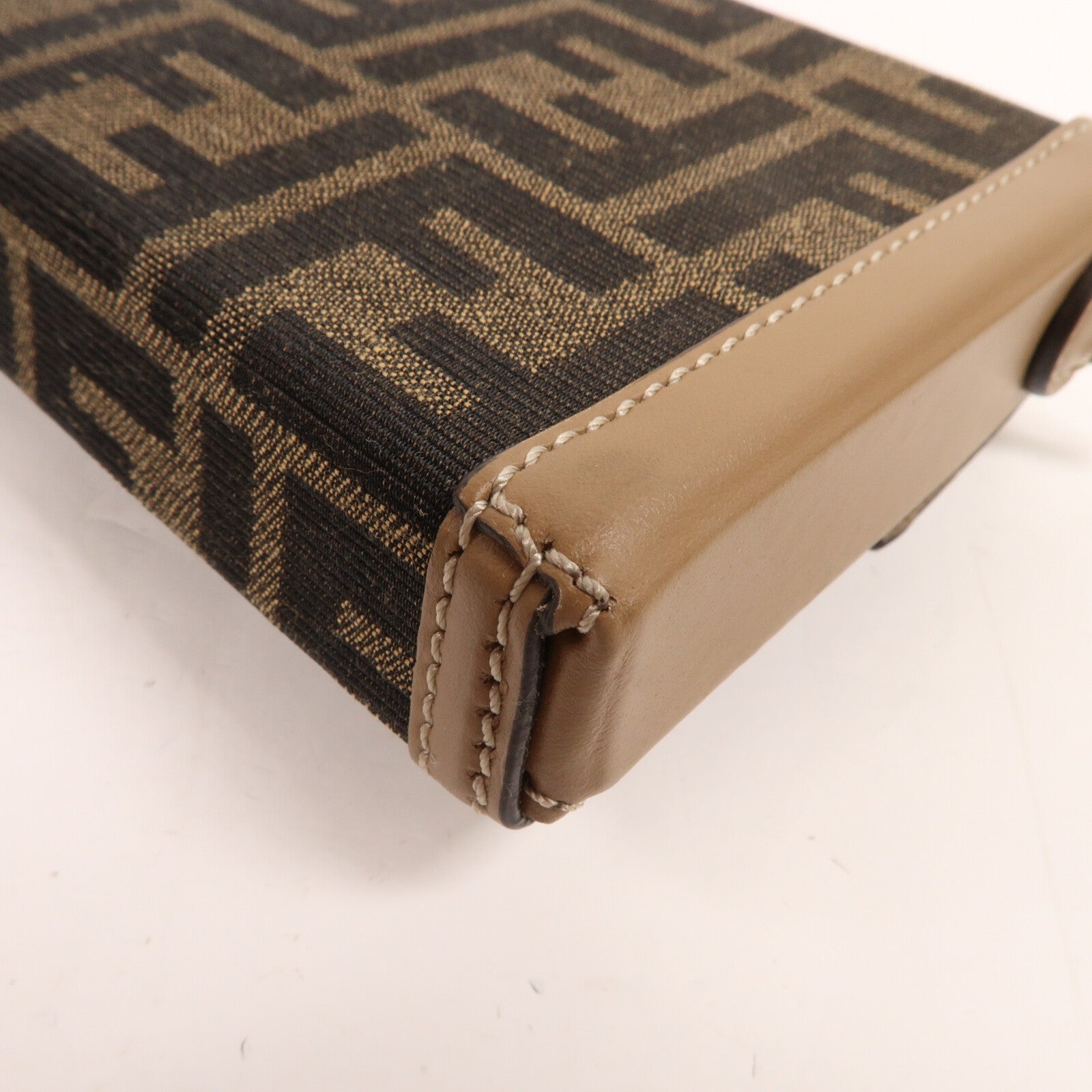FENDI 帆布/牛皮皮革Bagutte Soft Trunk Phone Case肩背袋