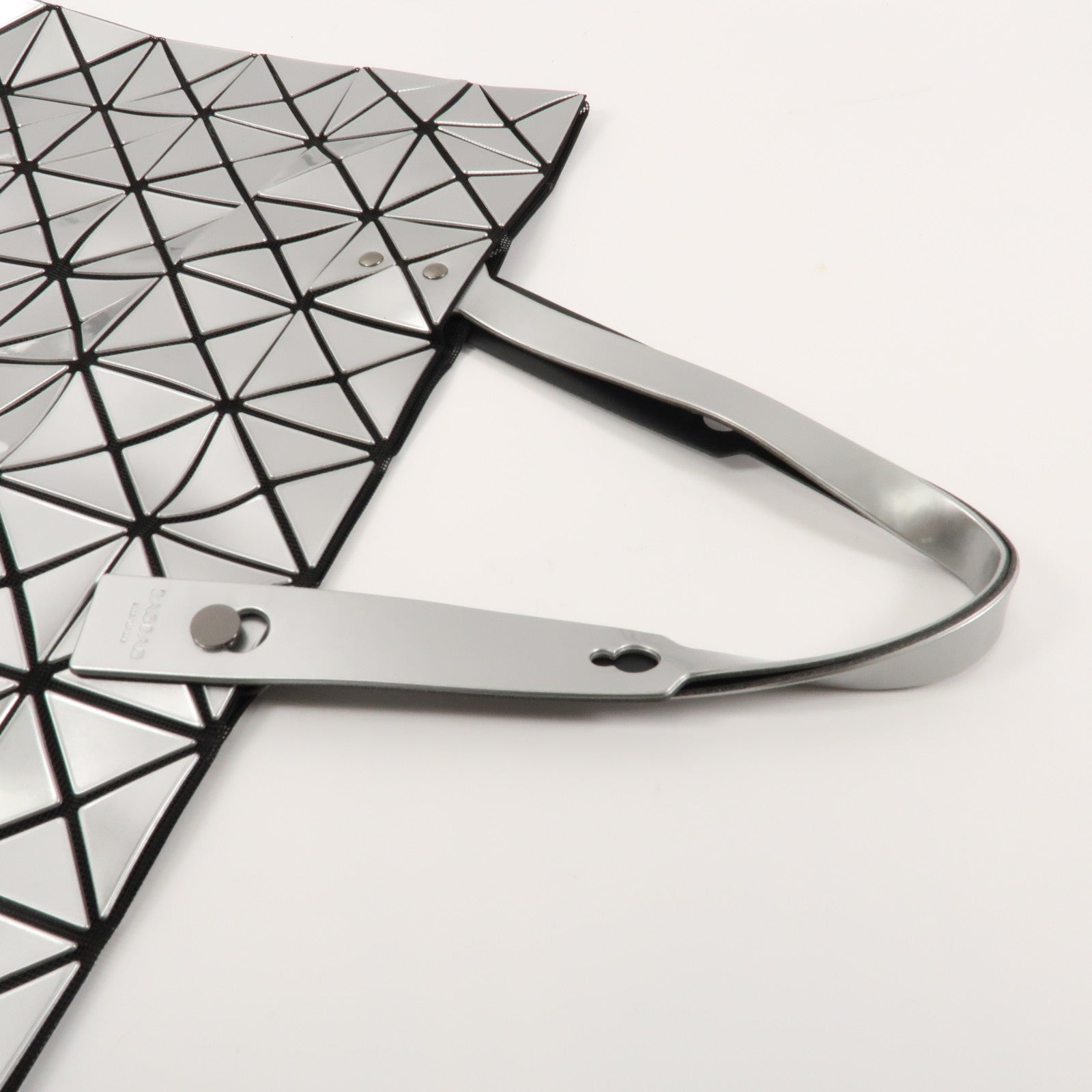 BAO BAO ISSEYMIYAKE PVC Tote Bag銀扣手挽袋