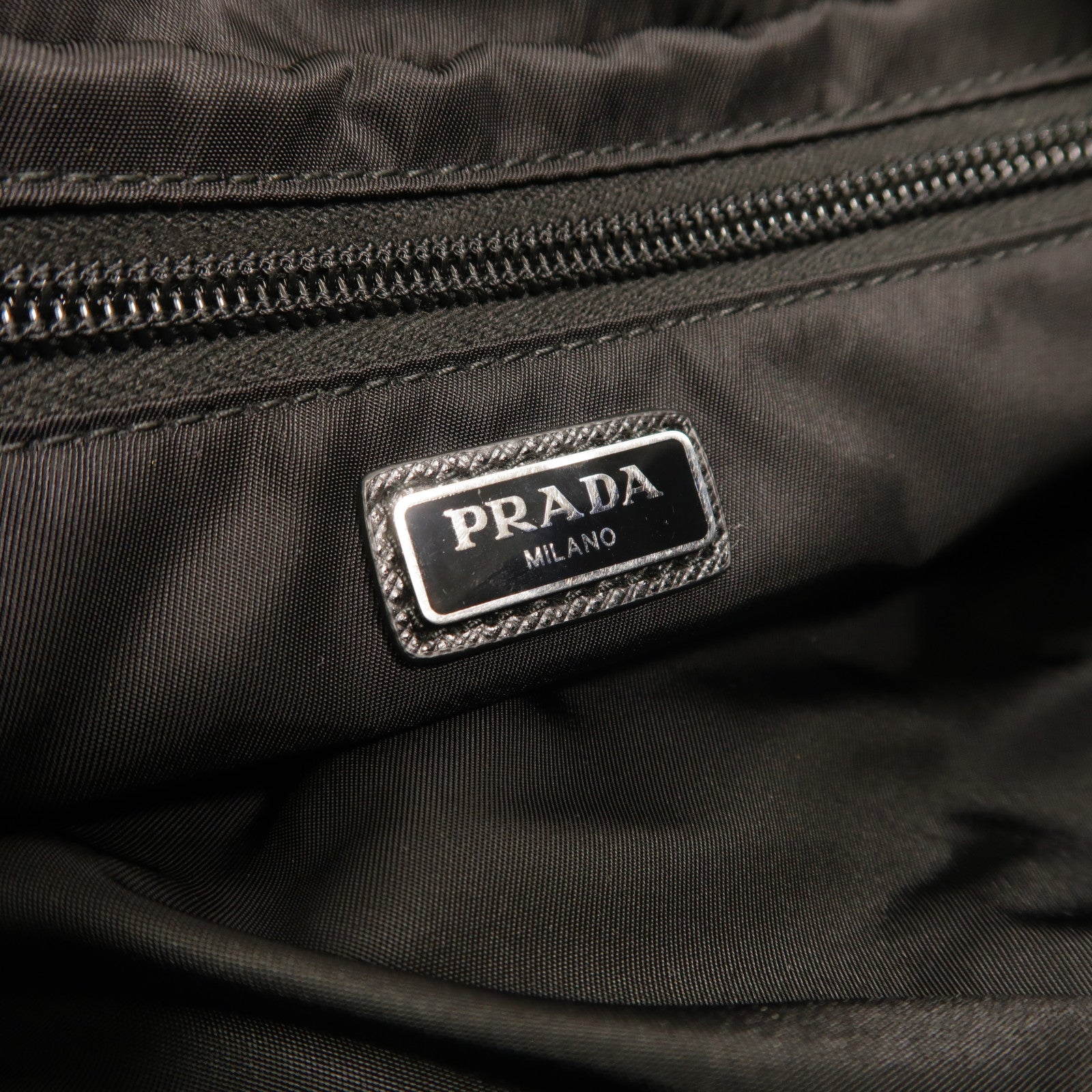 PRADA Saffiano皮革/Re-Nylon尼龍Travel Pouch手拿包