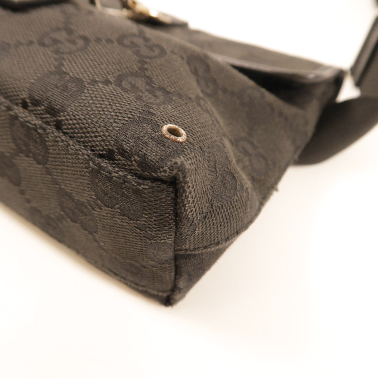 GUCCI 帆布Belt Bag銀扣肩背袋