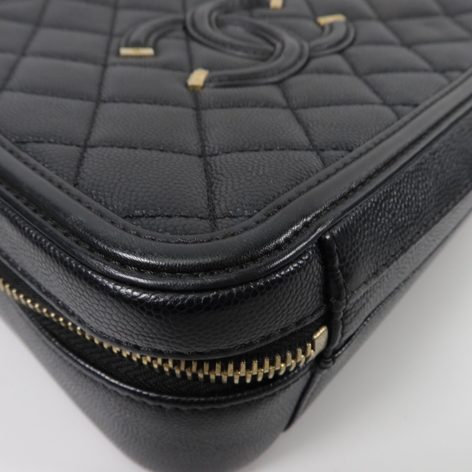 CHANEL 牛皮皮革CC Filigree Vanity Case Medium鏈帶肩背袋