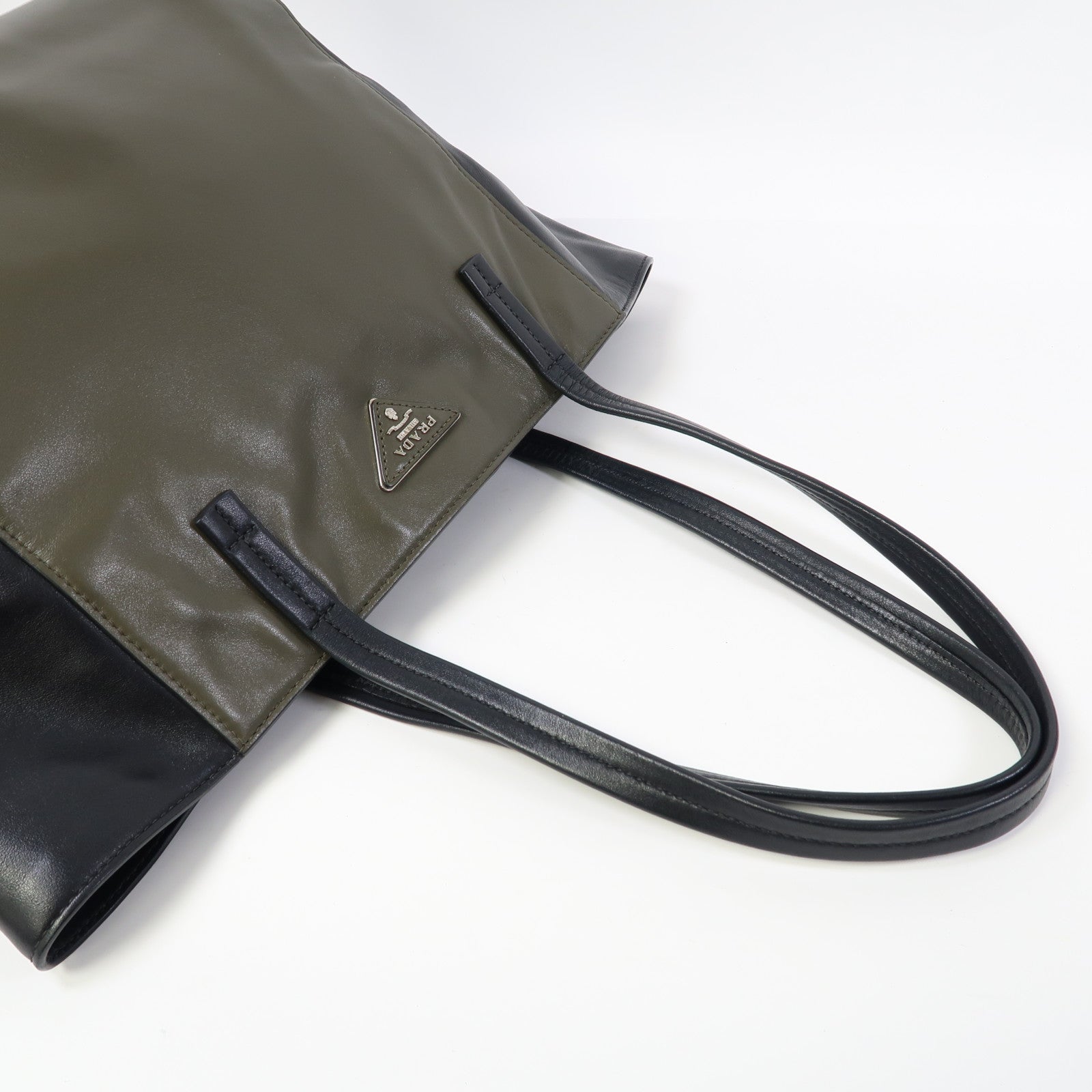 PRADA 牛皮皮革Shoulder Bag銀扣肩背袋綠色/黑色