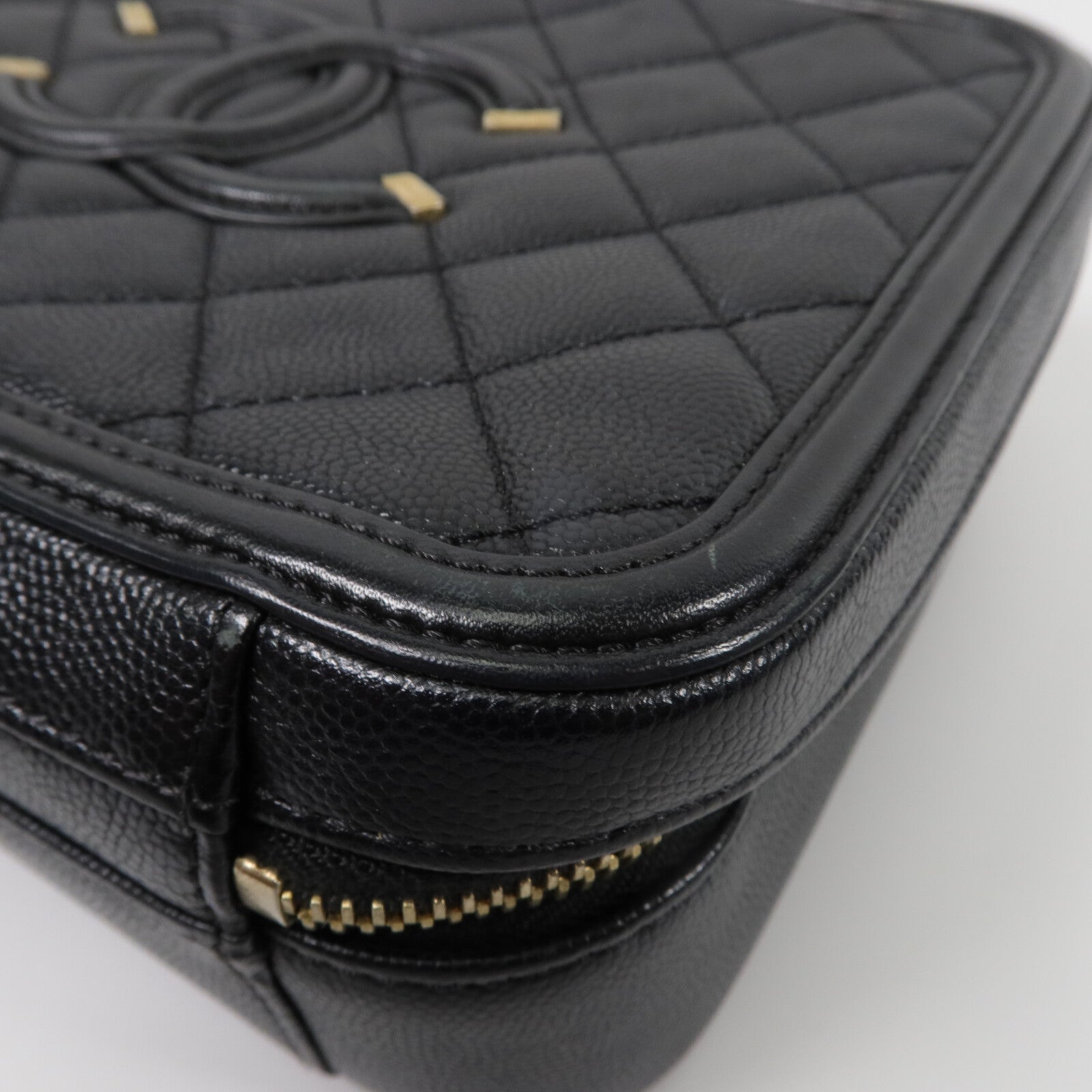 CHANEL 牛皮皮革CC Filigree Vanity Case Medium鏈帶肩背袋