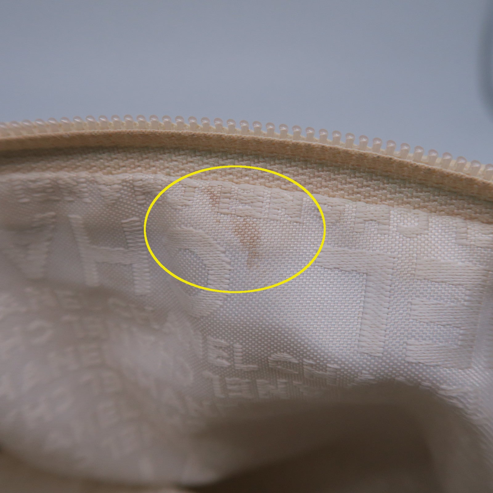 CHANEL 【清倉大減價】牛皮皮革Shoulder Bag金扣手挽肩背兩用袋米白色