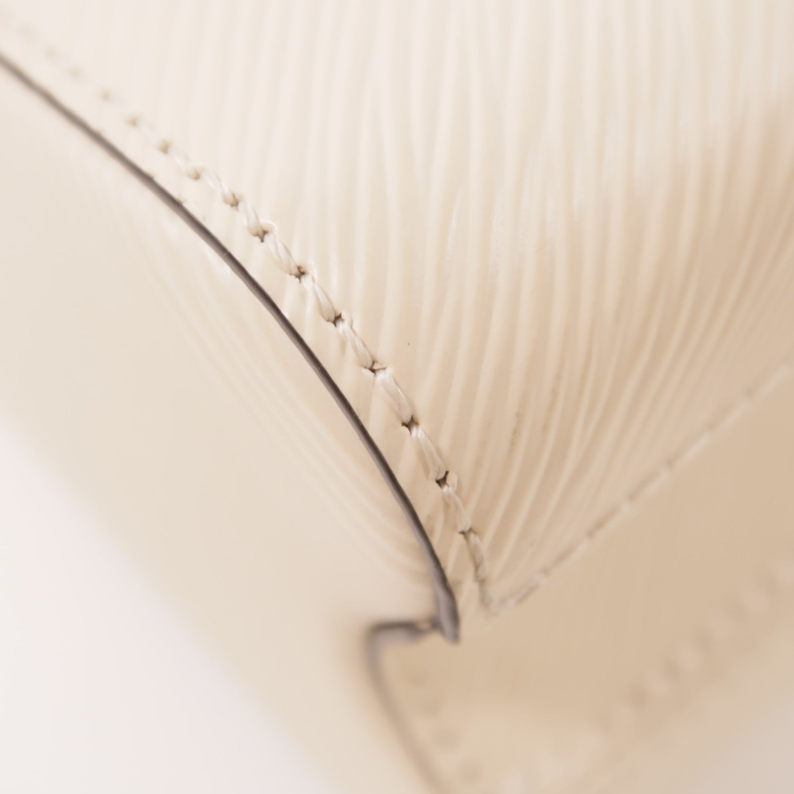 LOUIS VUITTON Epi Twist金扣肩背袋