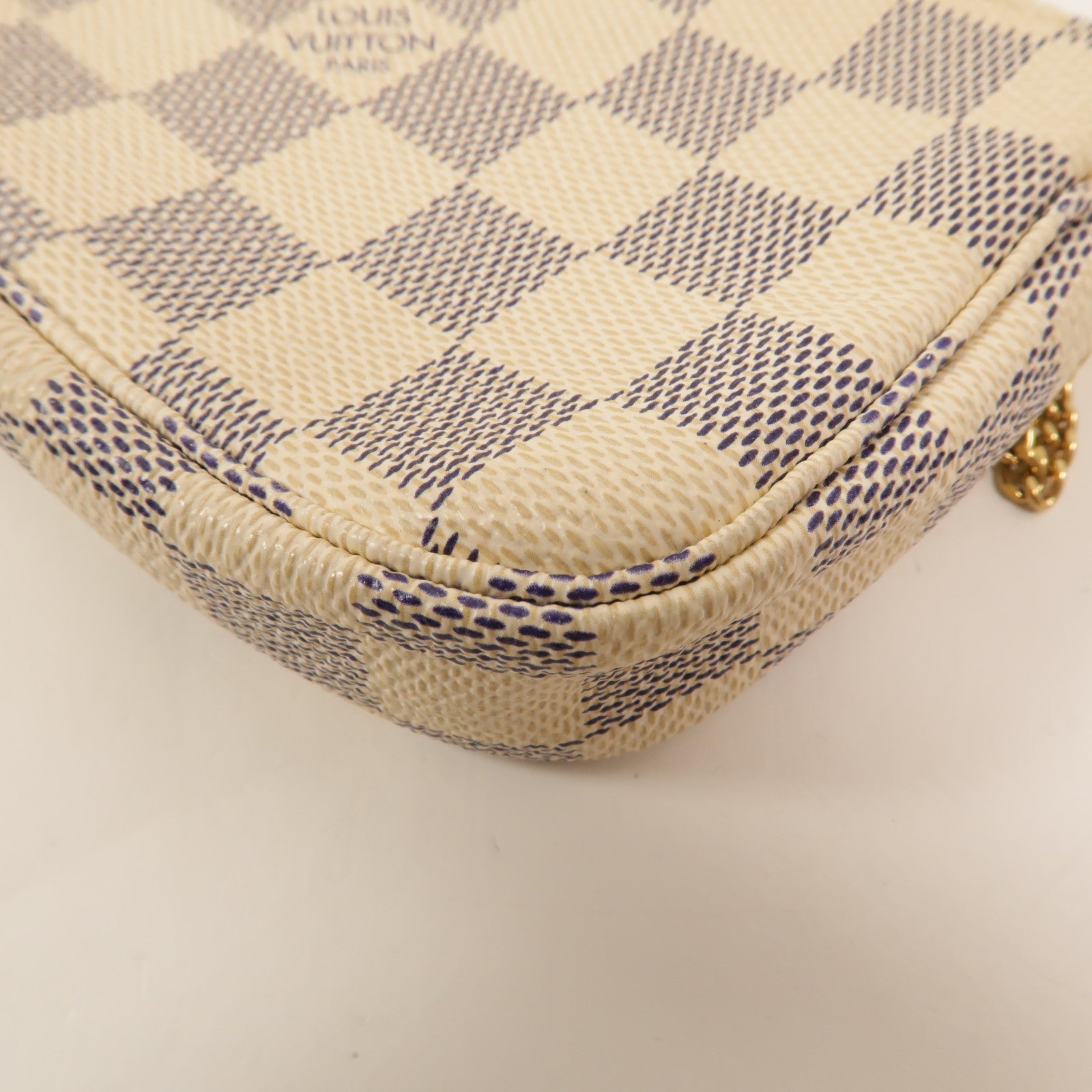 LOUIS VUITTON Damier Azur Mini Pochette Accessories鏈帶手挽袋