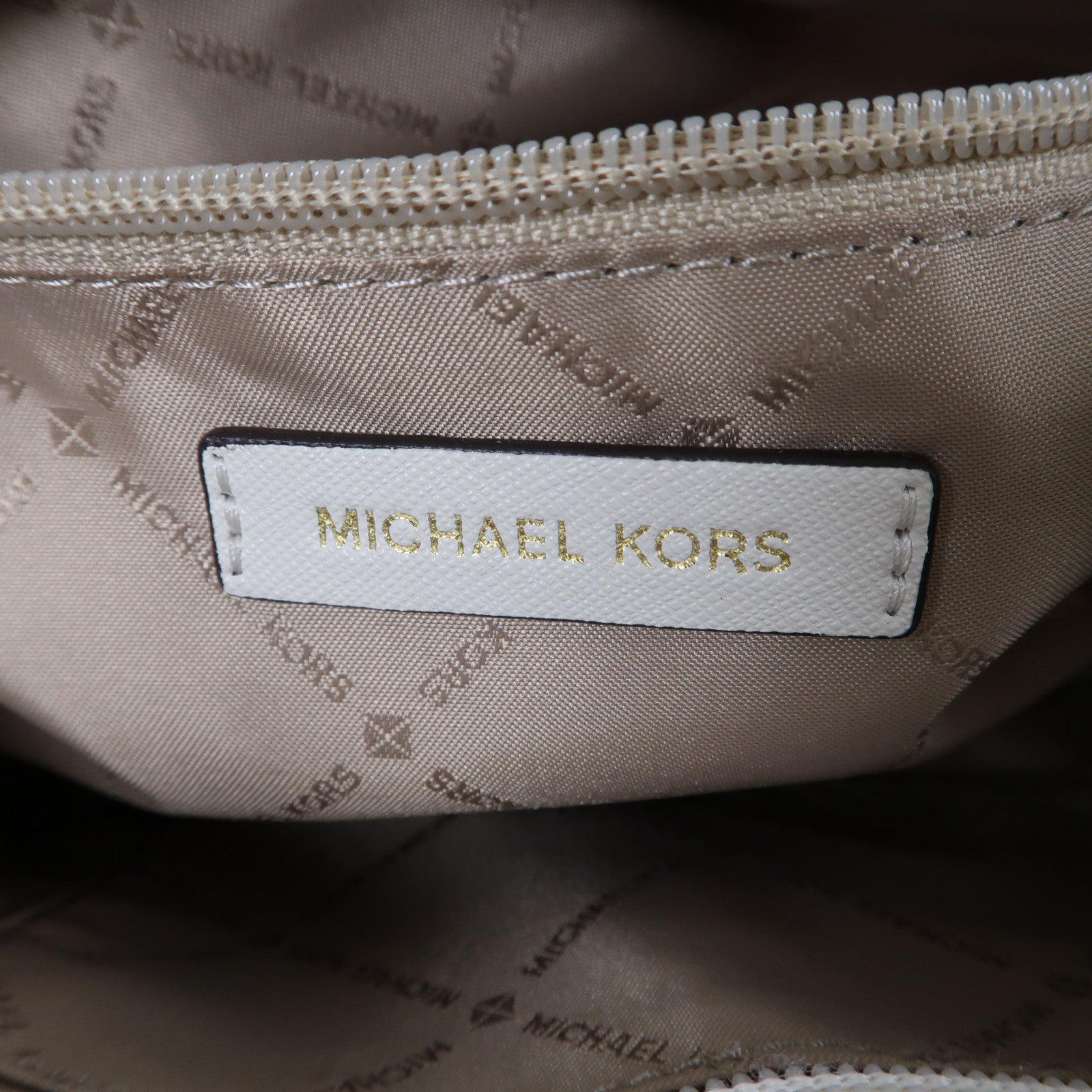 Michael Kors 牛皮皮革Hand Bag金扣手挽肩背兩用袋白色